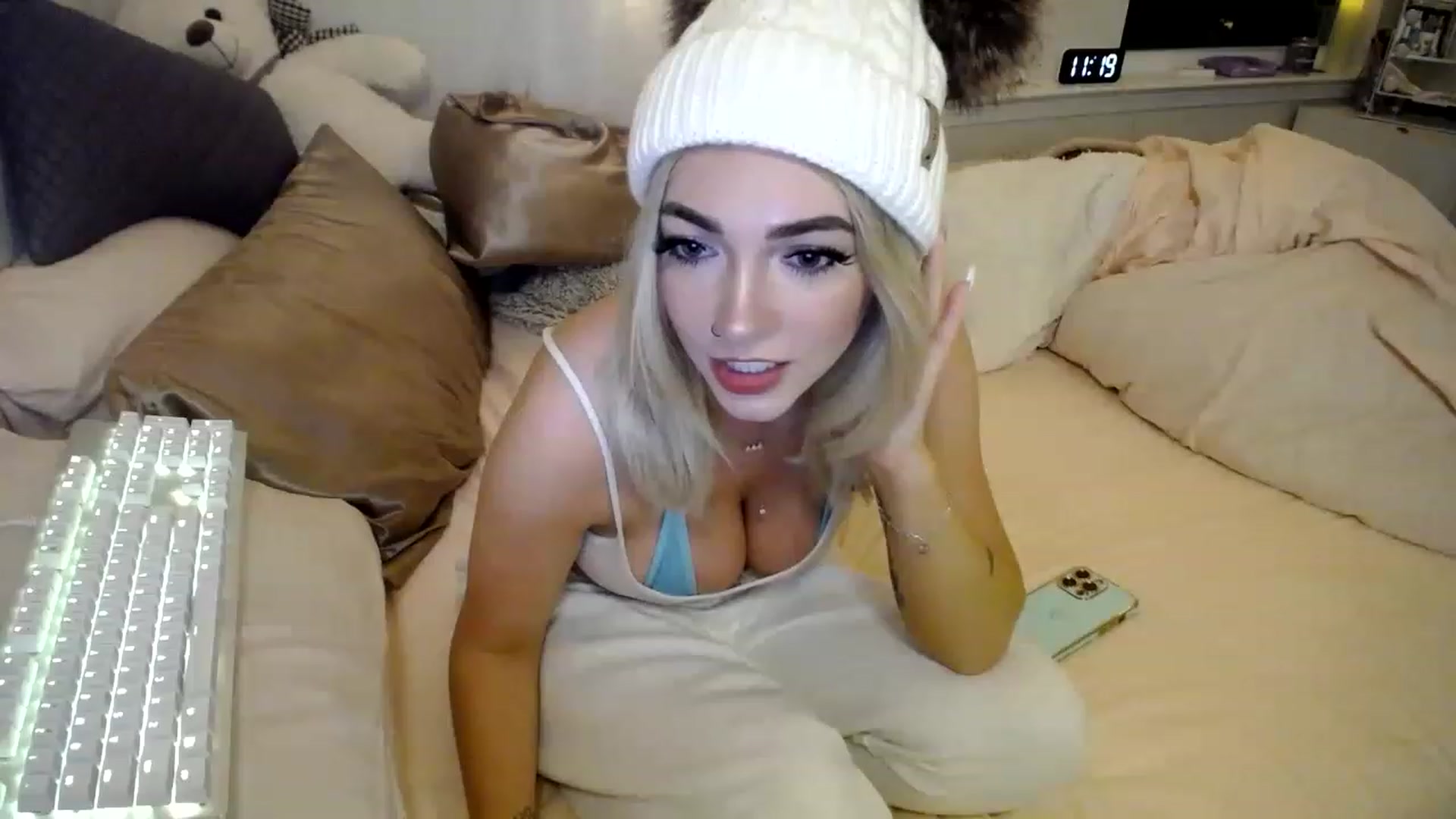 Gallery image thumbnail from Devereuxquinn's myfreecams stream on, 02/12/2023, 04:31 image 11 of 20