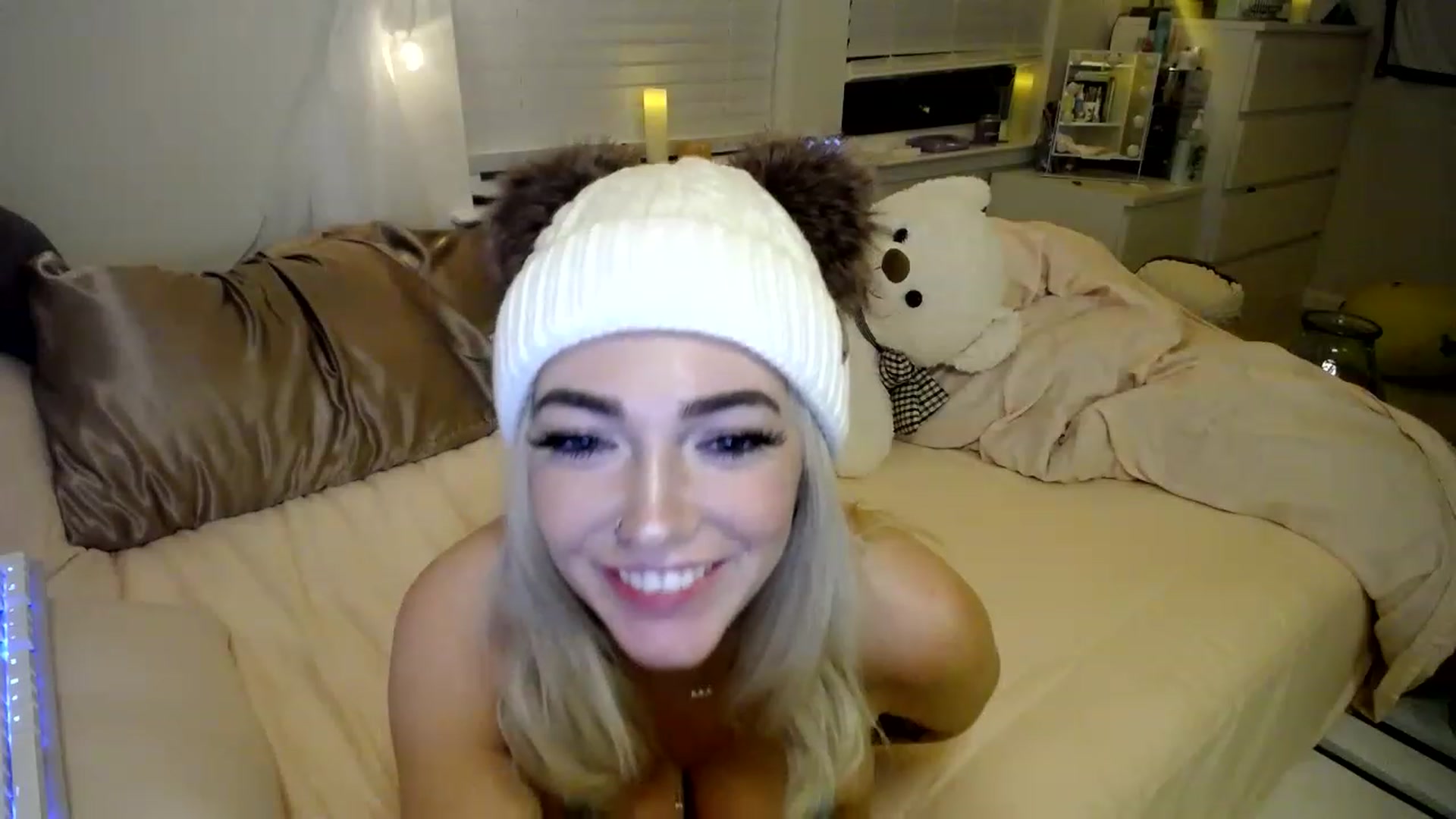 Gallery image thumbnail from Devereuxquinn's myfreecams stream on, 02/12/2023, 10:51 image 18 of 20