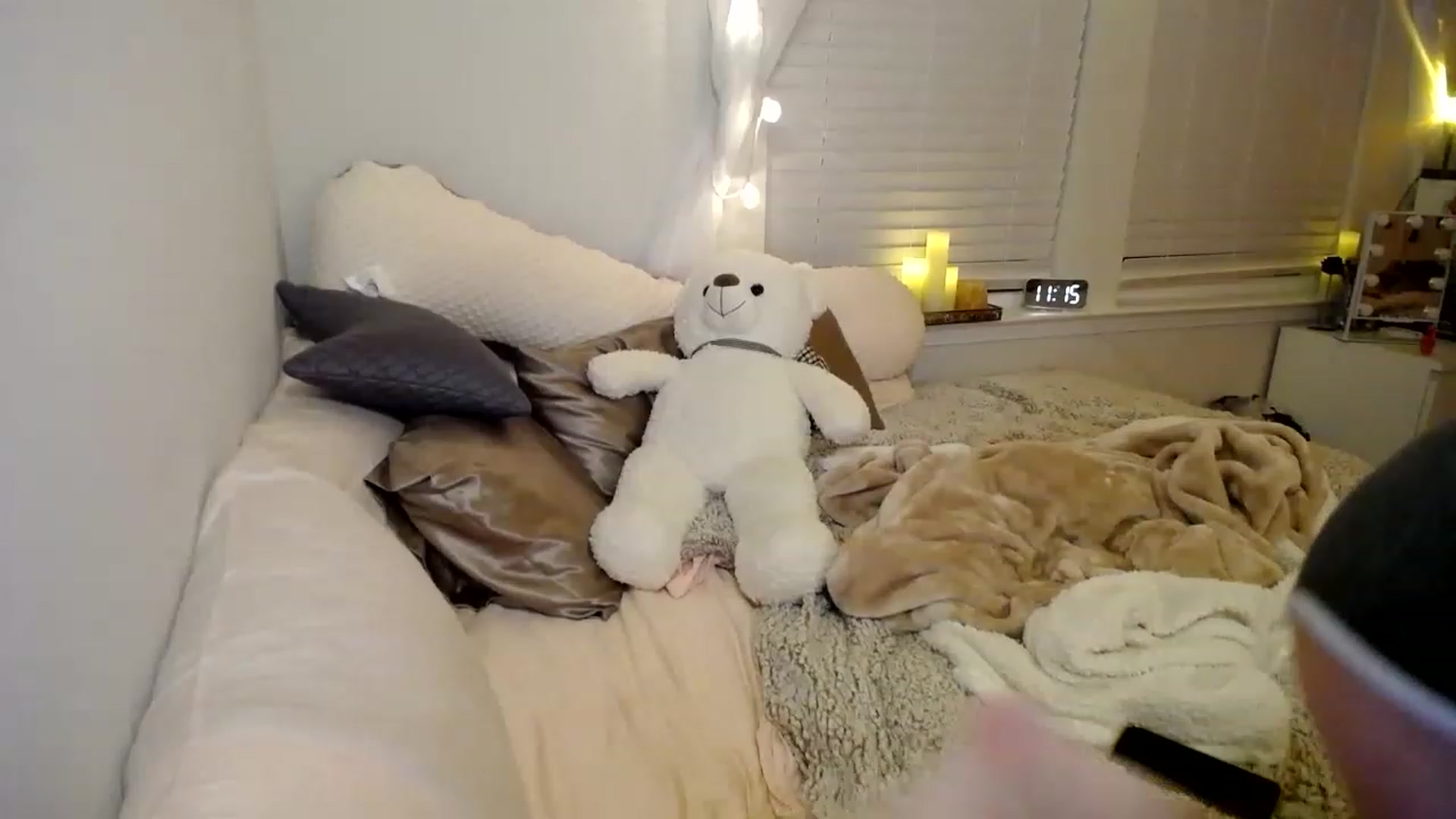 Gallery image thumbnail from Devereuxquinn's myfreecams stream on, 02/14/2023, 05:40 image 2 of 20