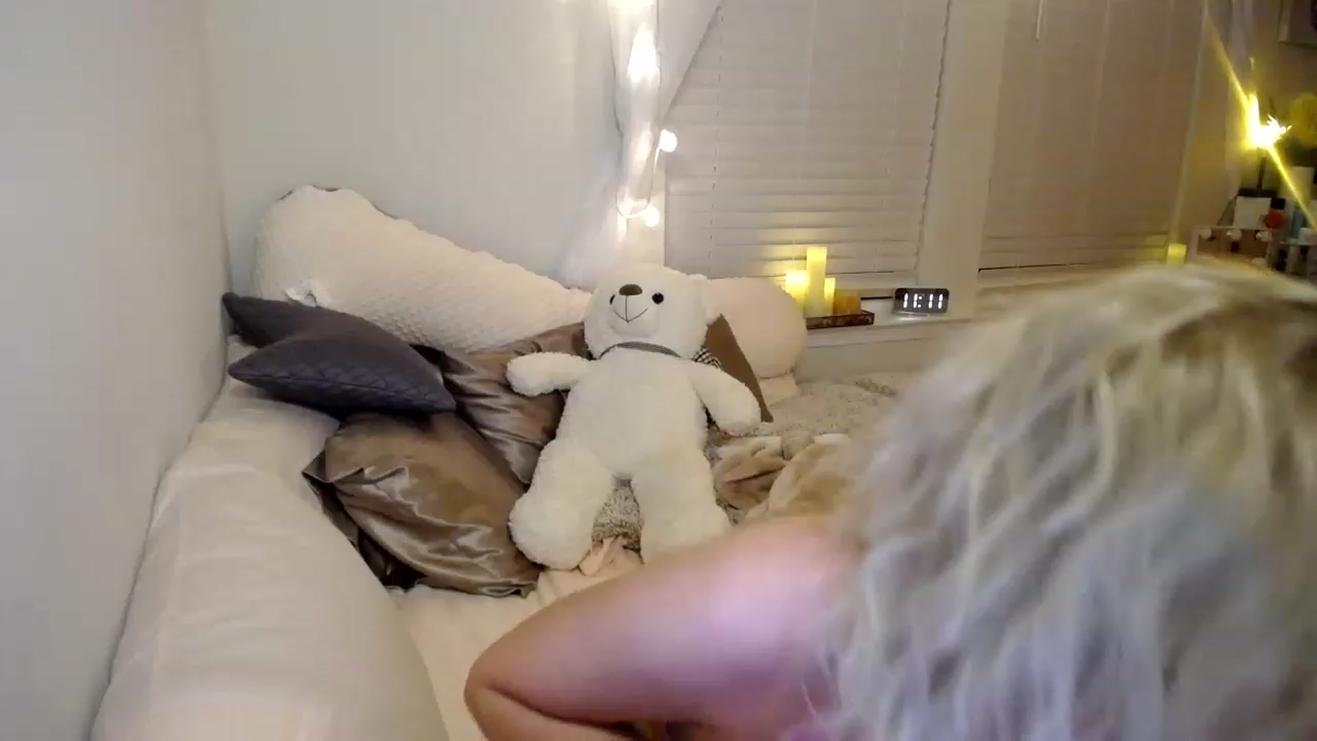 Gallery image thumbnail from Devereuxquinn's myfreecams stream on, 02/14/2023, 05:40 image 1 of 20