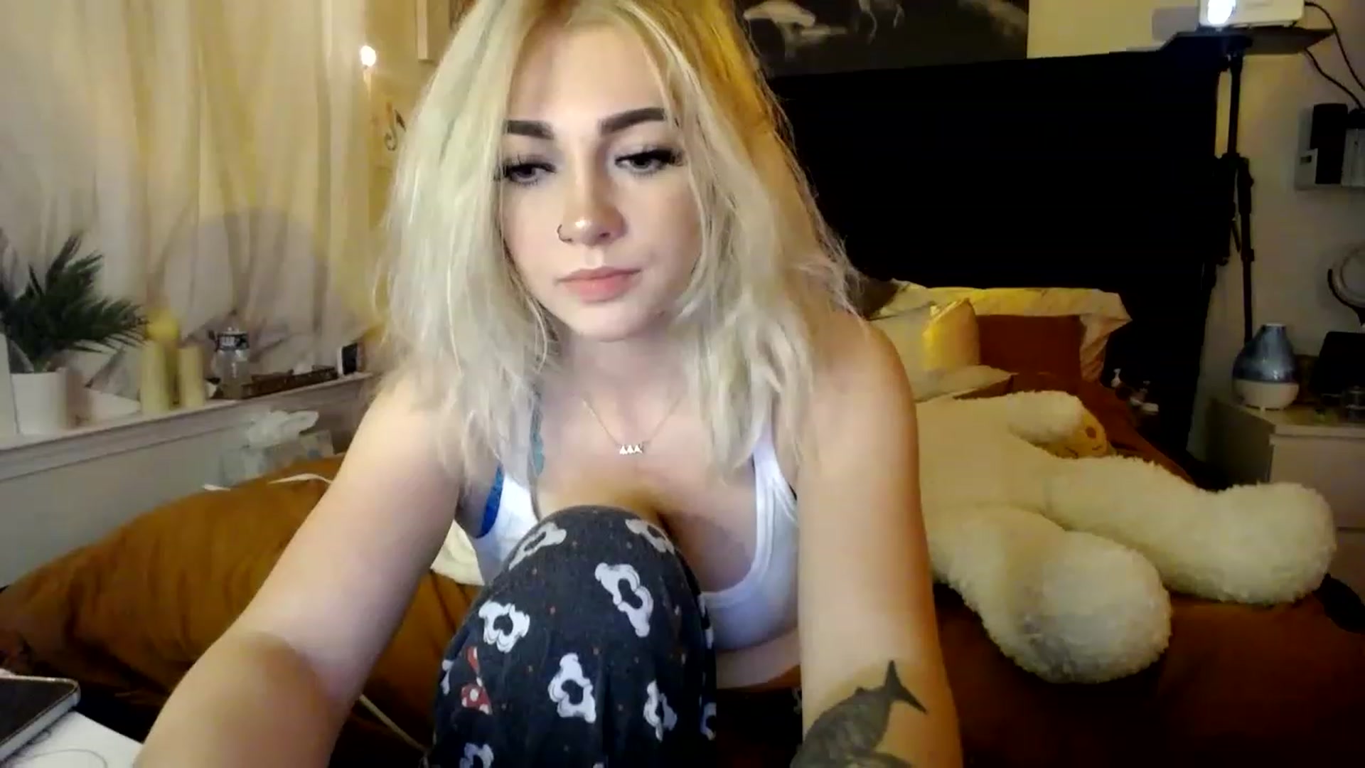 Gallery image thumbnail from Devereuxquinn's myfreecams stream on, 02/16/2023, 05:59 image 5 of 20