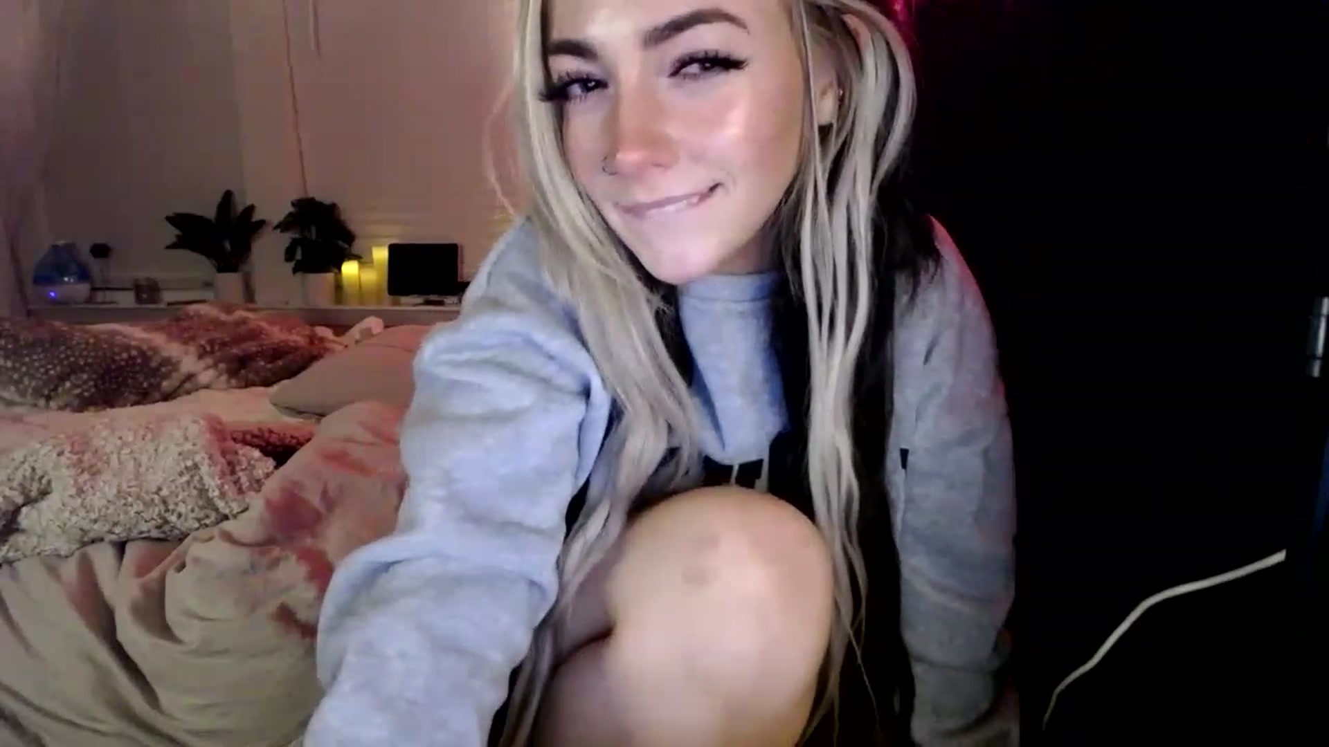 Gallery image thumbnail from Devereuxquinn's myfreecams stream on, 02/21/2023, 06:05 image 6 of 20