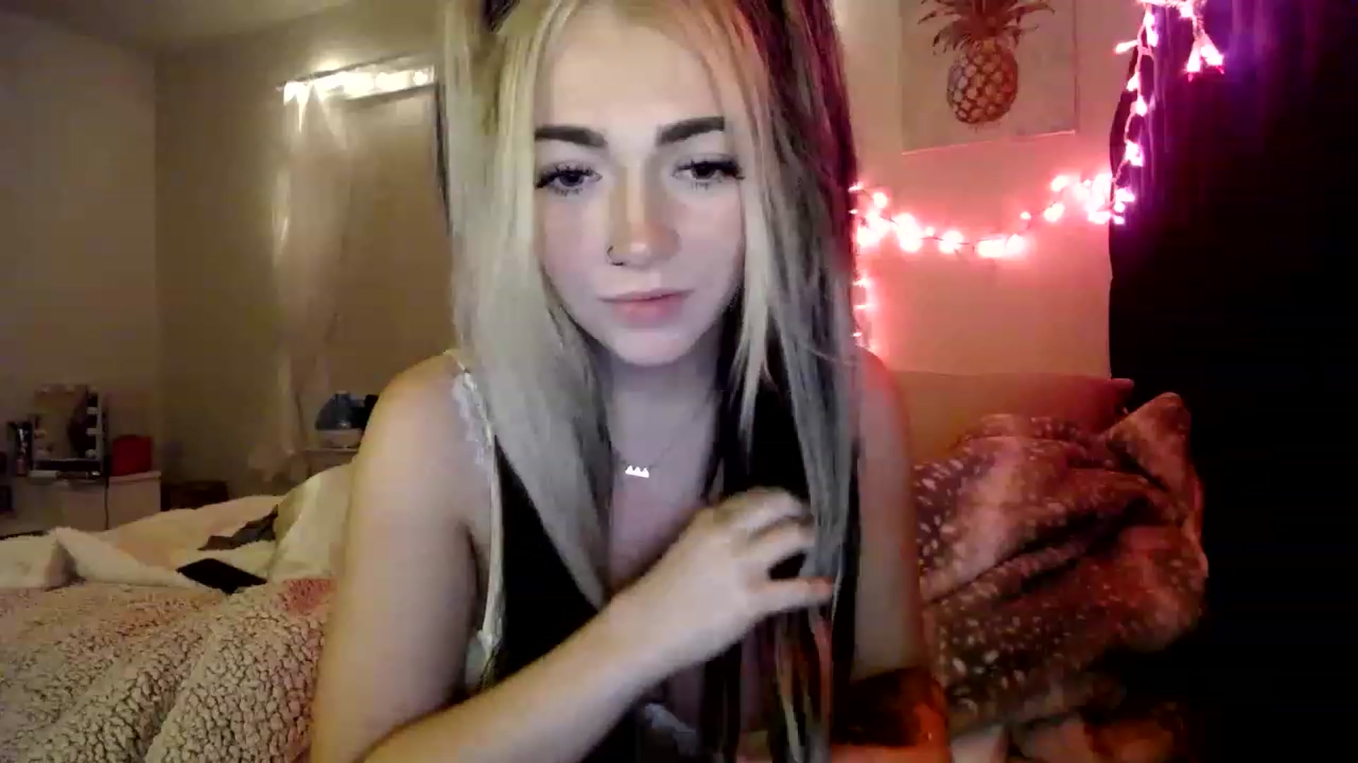 Gallery image thumbnail from Devereuxquinn's myfreecams stream on, 02/22/2023, 10:02 image 14 of 20