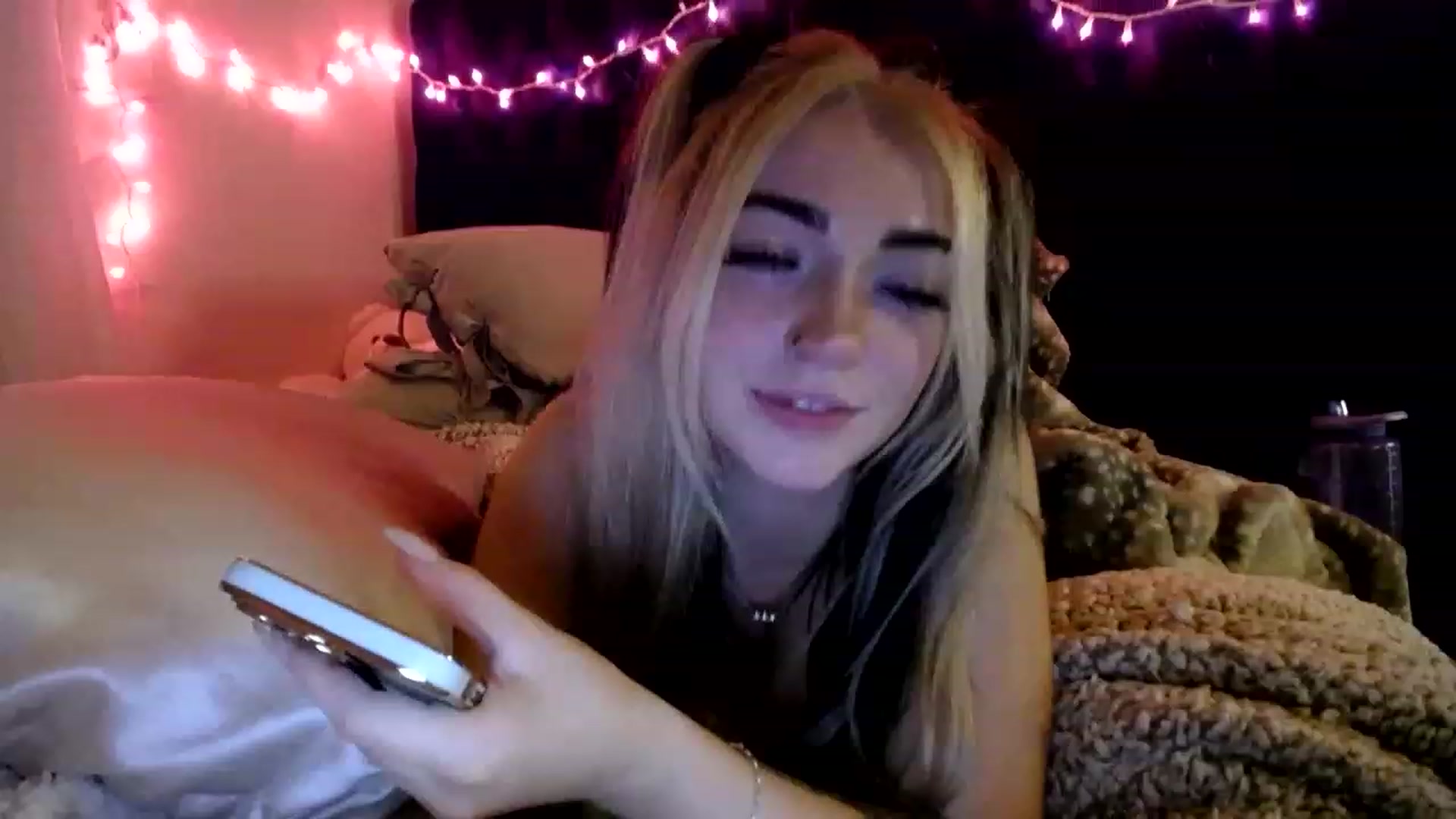 Gallery image thumbnail from Devereuxquinn's myfreecams stream on, 02/22/2023, 10:02 image 1 of 20