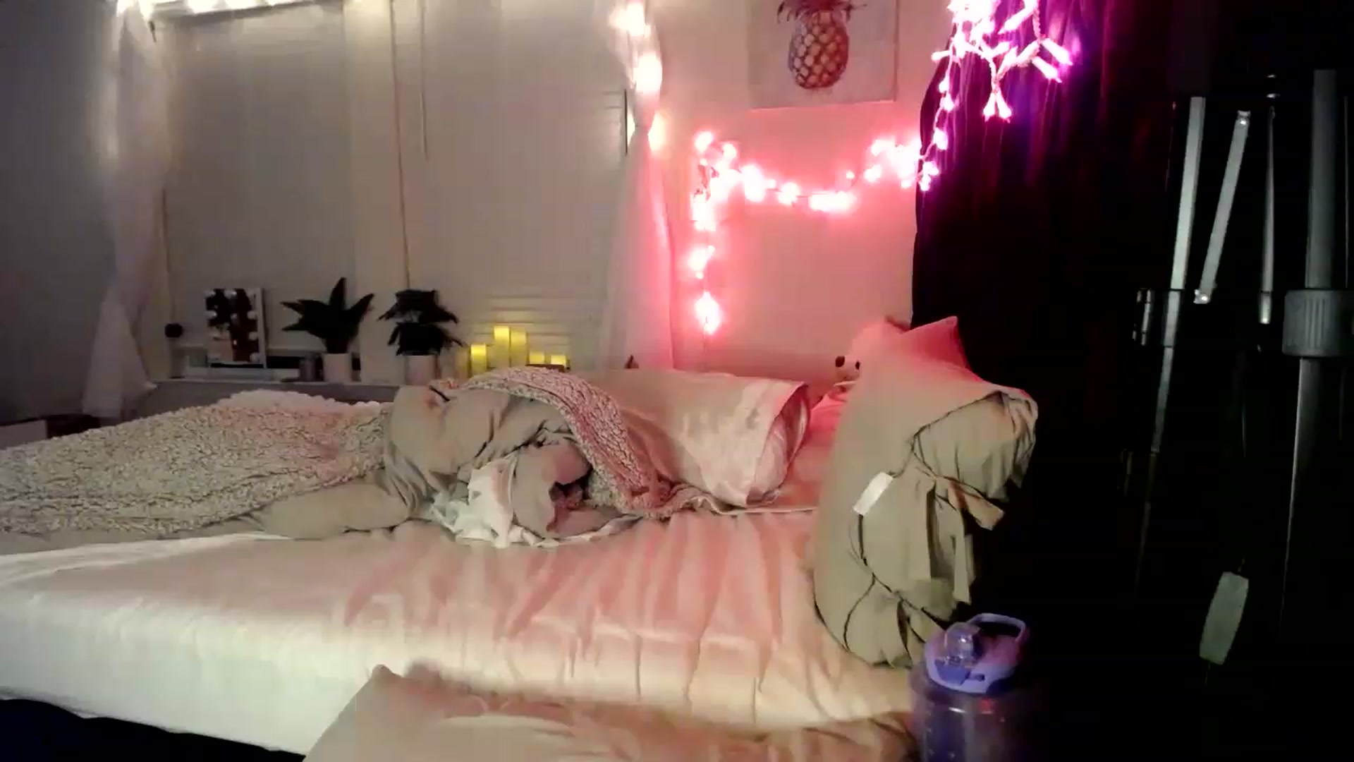 Gallery image thumbnail from Devereuxquinn's myfreecams stream on, 02/24/2023, 08:25 image 15 of 20