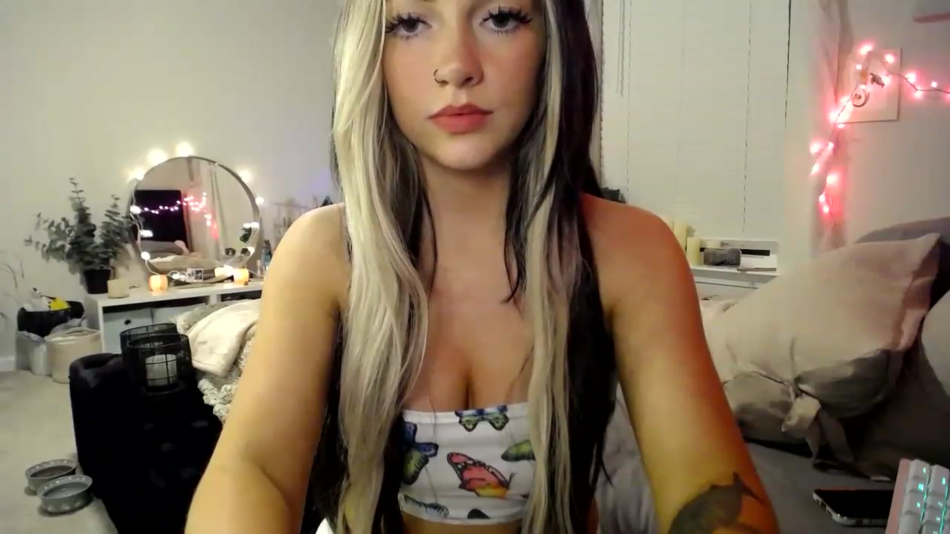 Gallery image thumbnail from Devereuxquinn's myfreecams stream on, 02/28/2023, 04:53 image 15 of 20