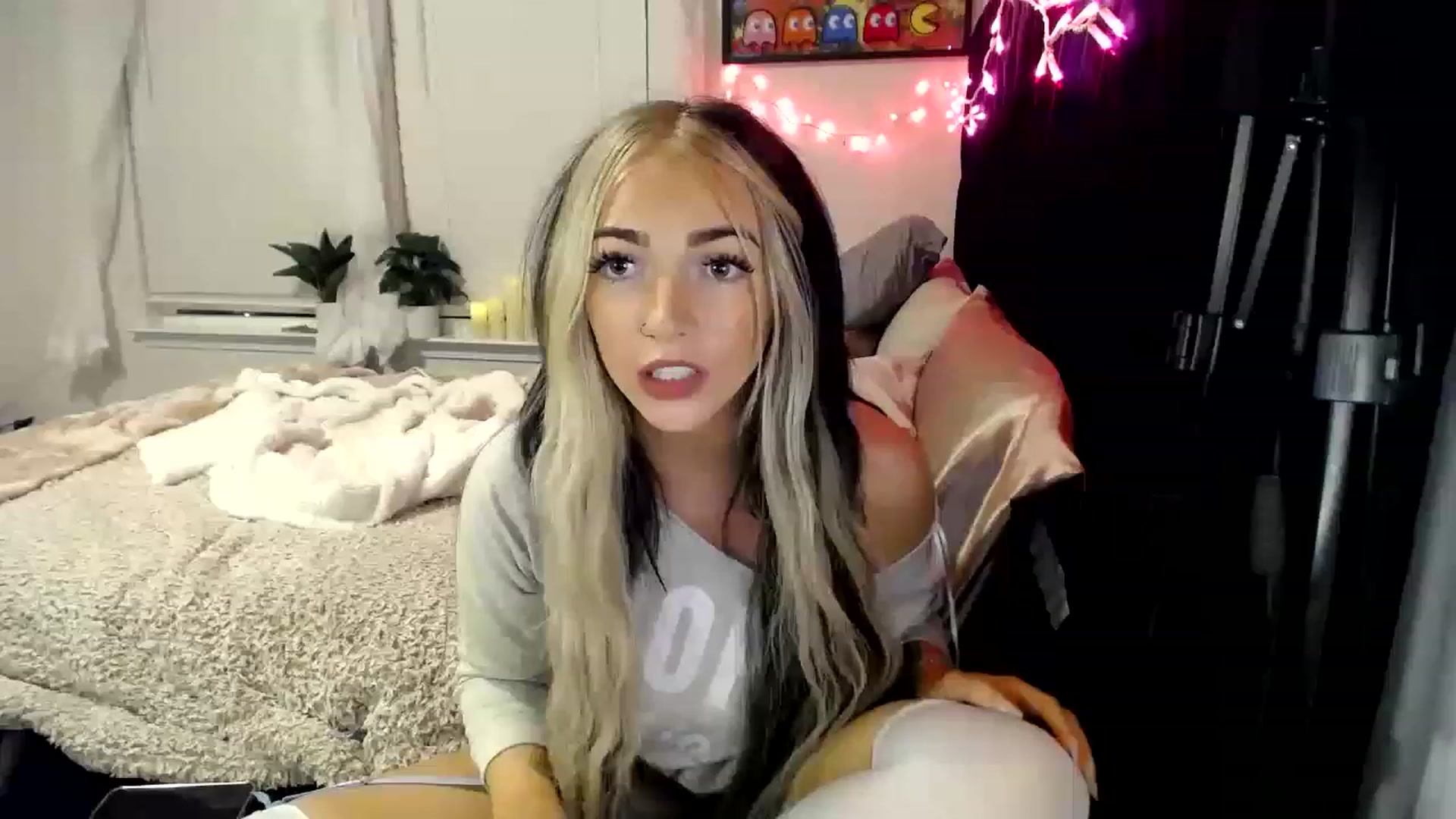 Gallery image thumbnail from Devereuxquinn's myfreecams stream on, 03/01/2023, 04:54 image 7 of 20