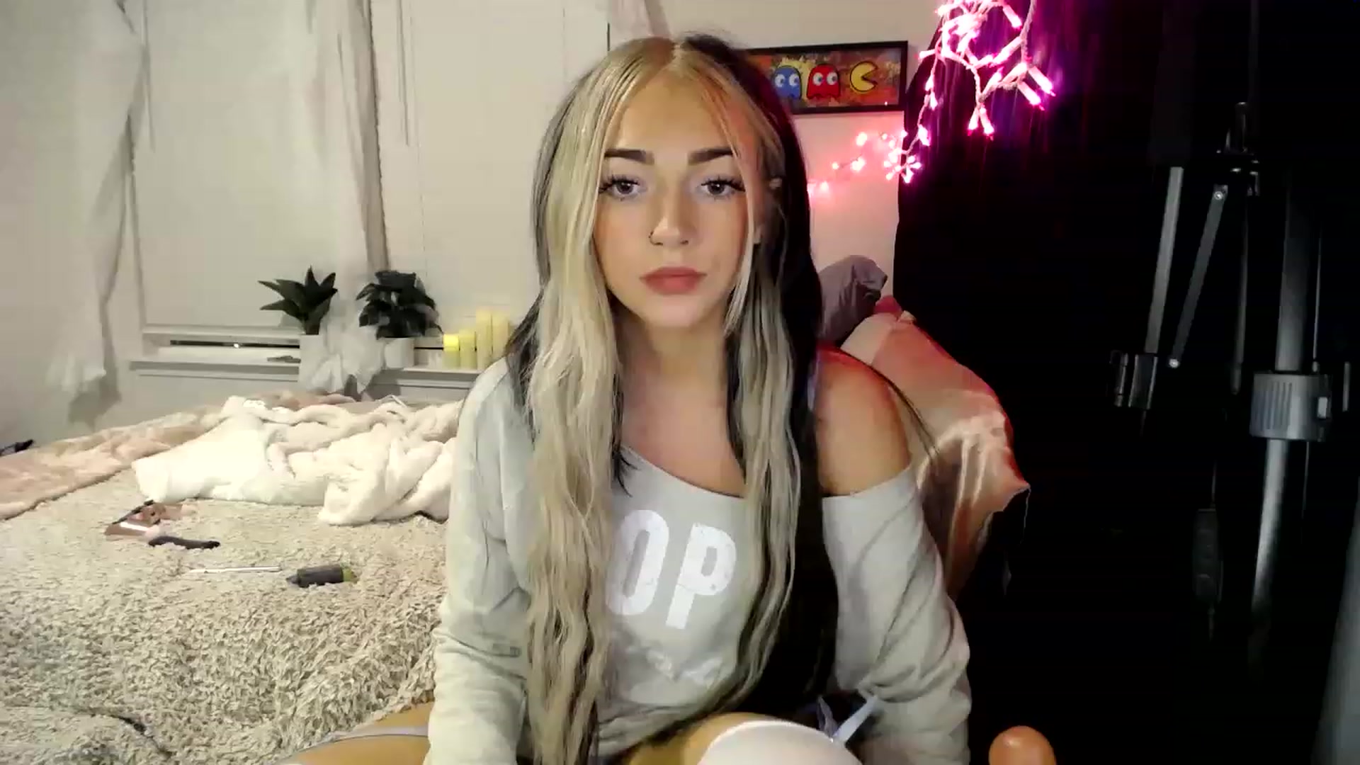 Gallery image thumbnail from Devereuxquinn's myfreecams stream on, 03/01/2023, 04:54 image 13 of 20