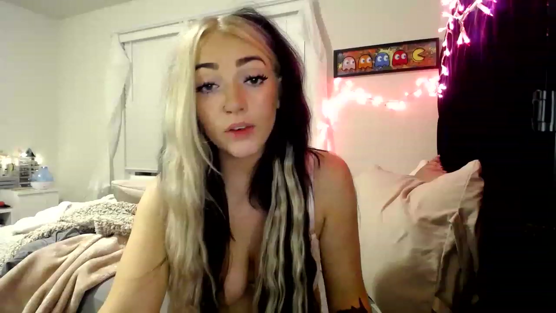 Gallery image thumbnail from Devereuxquinn's myfreecams stream on, 03/02/2023, 09:53 image 19 of 20