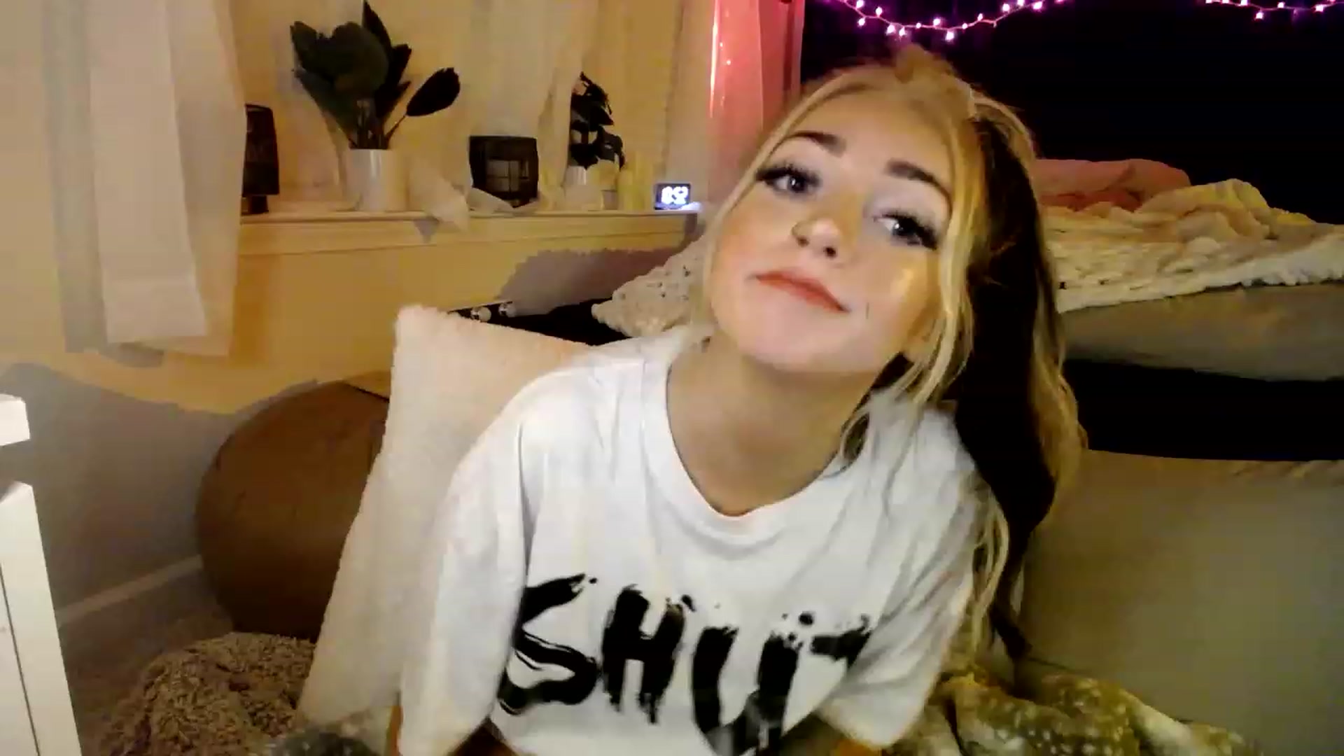 Gallery image thumbnail from Devereuxquinn's myfreecams stream on, 03/11/2023, 04:53 image 1 of 20