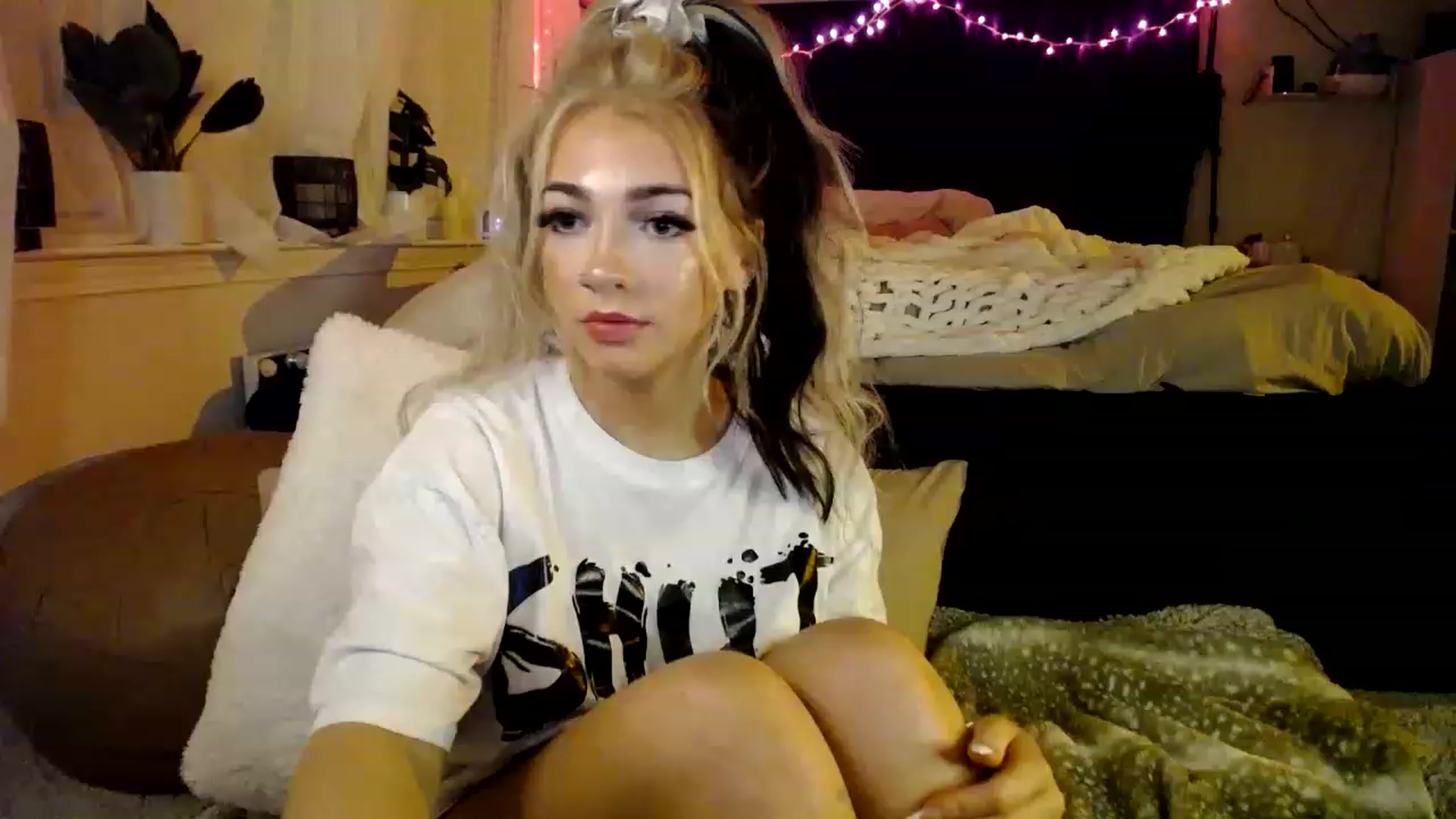 Gallery image thumbnail from Devereuxquinn's myfreecams stream on, 03/11/2023, 07:16 image 3 of 20