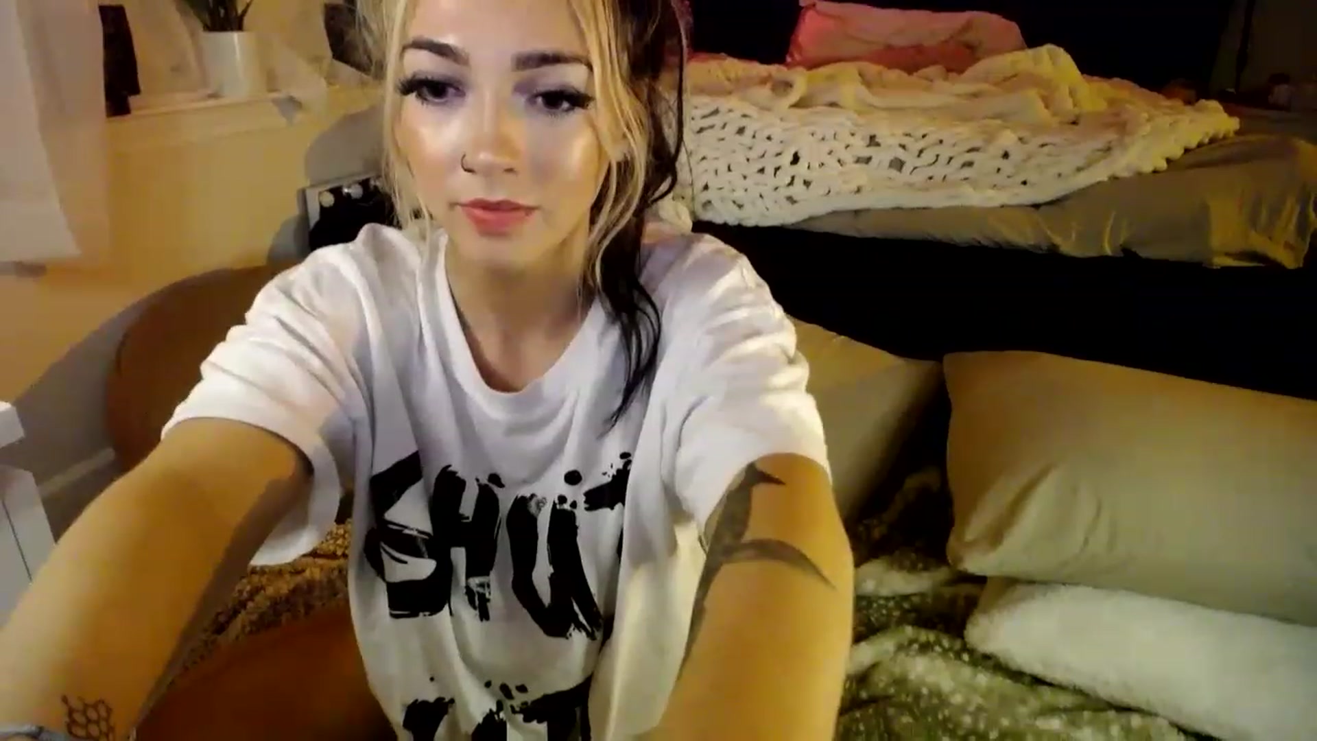 Gallery image thumbnail from Devereuxquinn's myfreecams stream on, 03/11/2023, 07:16 image 11 of 20