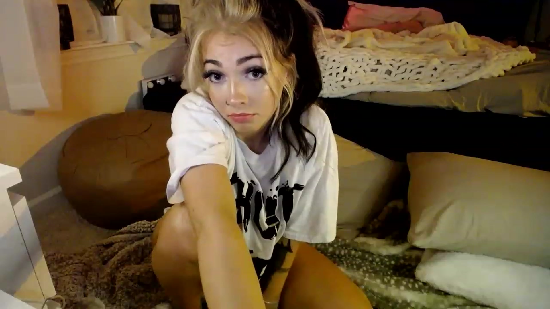 Gallery image thumbnail from Devereuxquinn's myfreecams stream on, 03/11/2023, 07:16 image 10 of 20