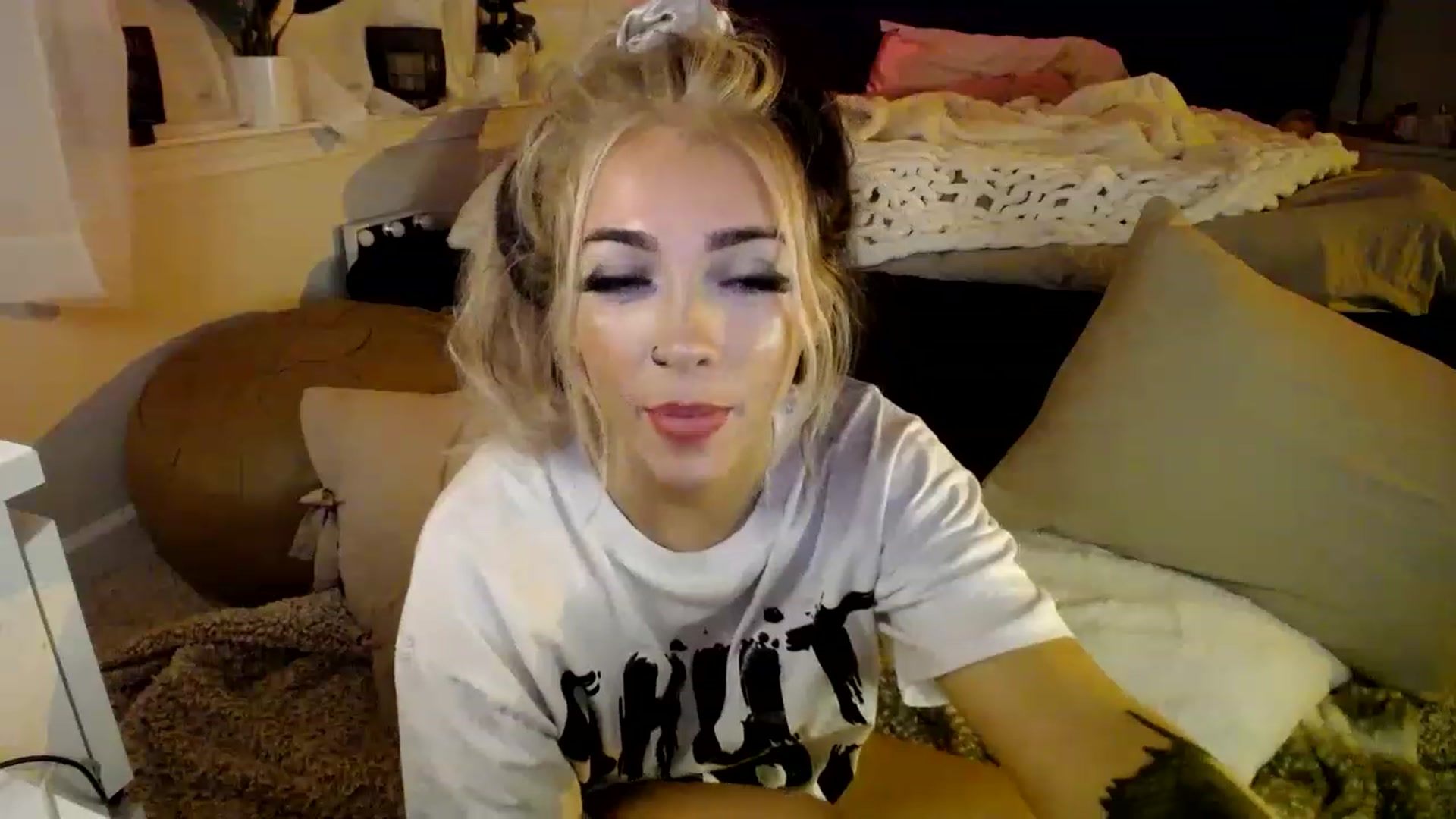 Gallery image thumbnail from Devereuxquinn's myfreecams stream on, 03/11/2023, 09:11 image 19 of 20