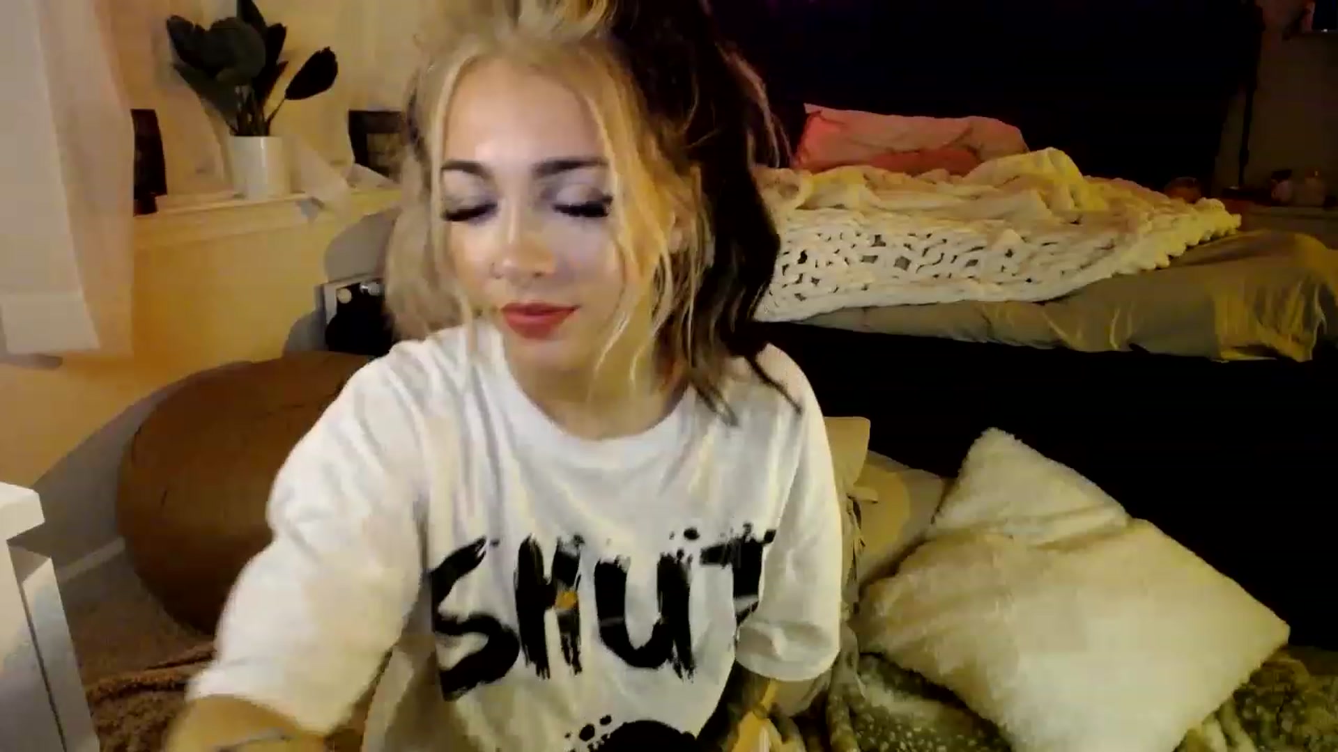 Gallery image thumbnail from Devereuxquinn's myfreecams stream on, 03/11/2023, 09:11 image 9 of 20
