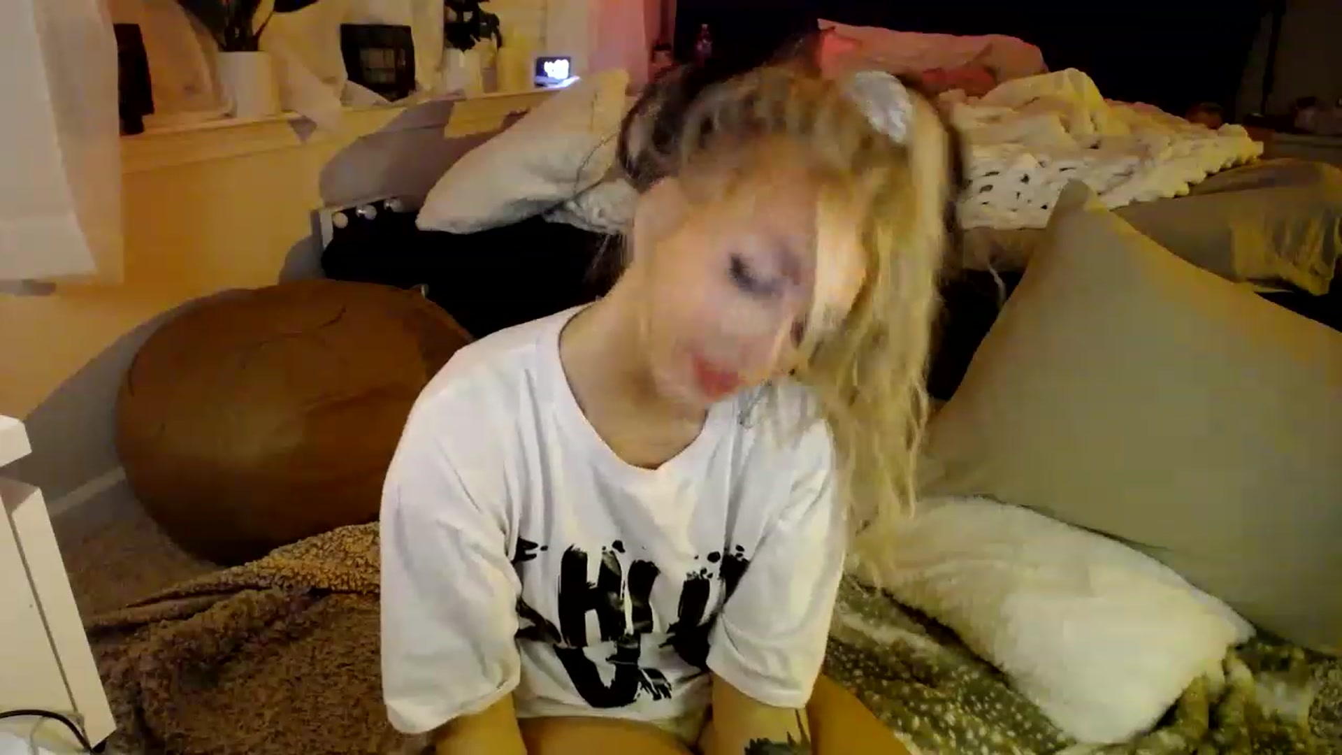 Gallery image thumbnail from Devereuxquinn's myfreecams stream on, 03/11/2023, 09:11 image 17 of 20