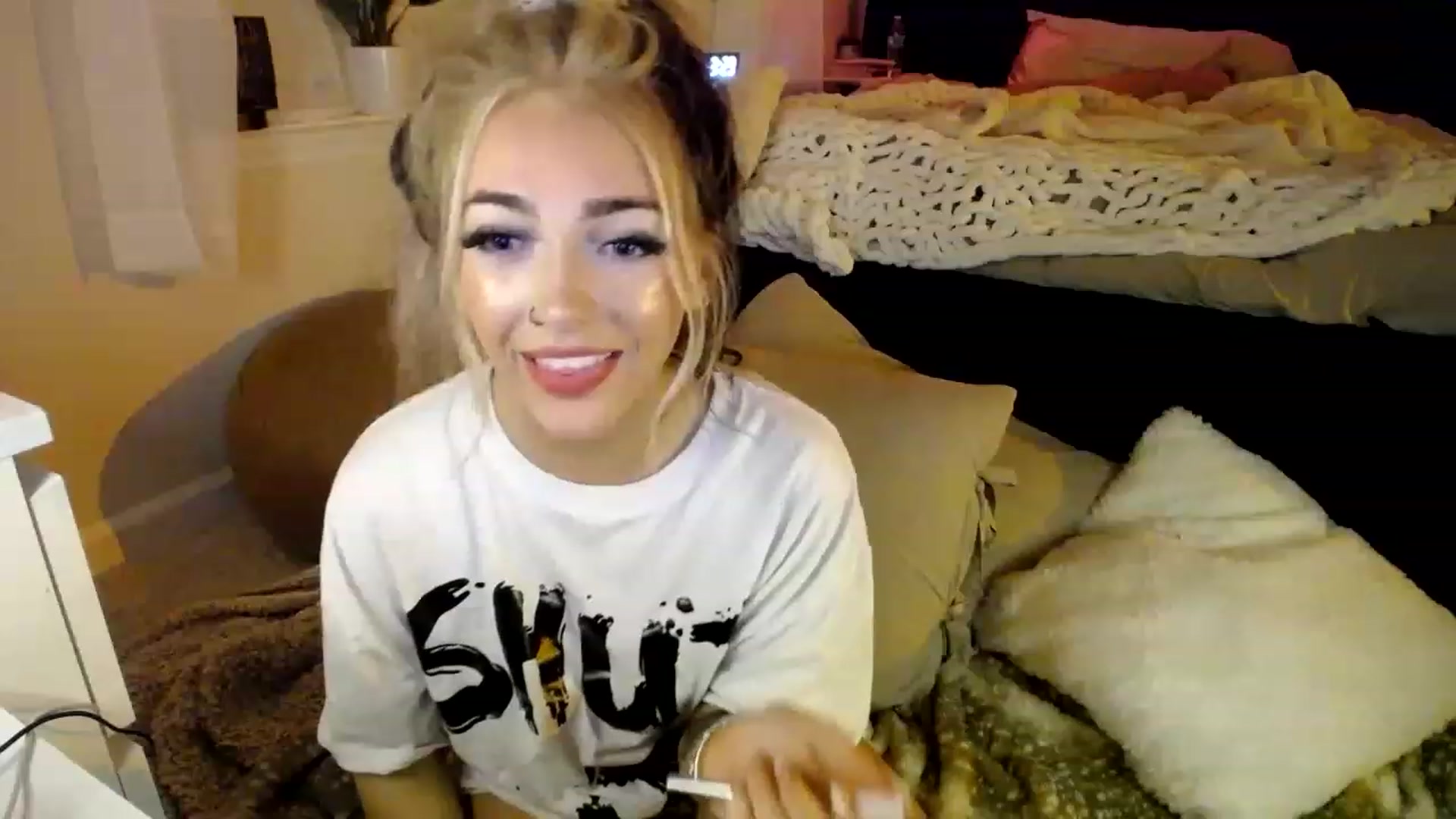 Gallery image thumbnail from Devereuxquinn's myfreecams stream on, 03/11/2023, 09:11 image 5 of 20
