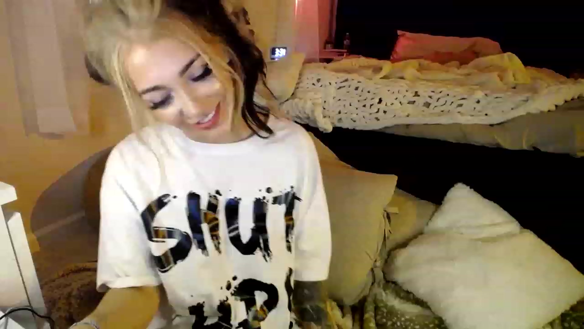 Gallery image thumbnail from Devereuxquinn's myfreecams stream on, 03/11/2023, 09:11 image 7 of 20