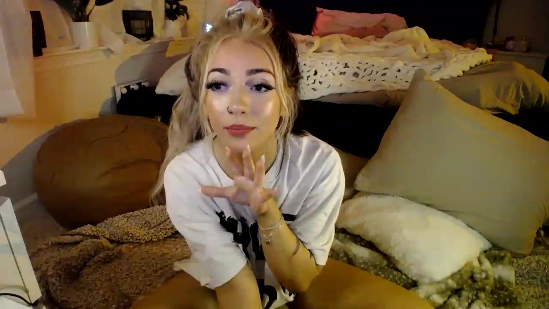Gallery image thumbnail from Devereuxquinn's myfreecams stream on, 03/11/2023, 09:11 image 12 of 20
