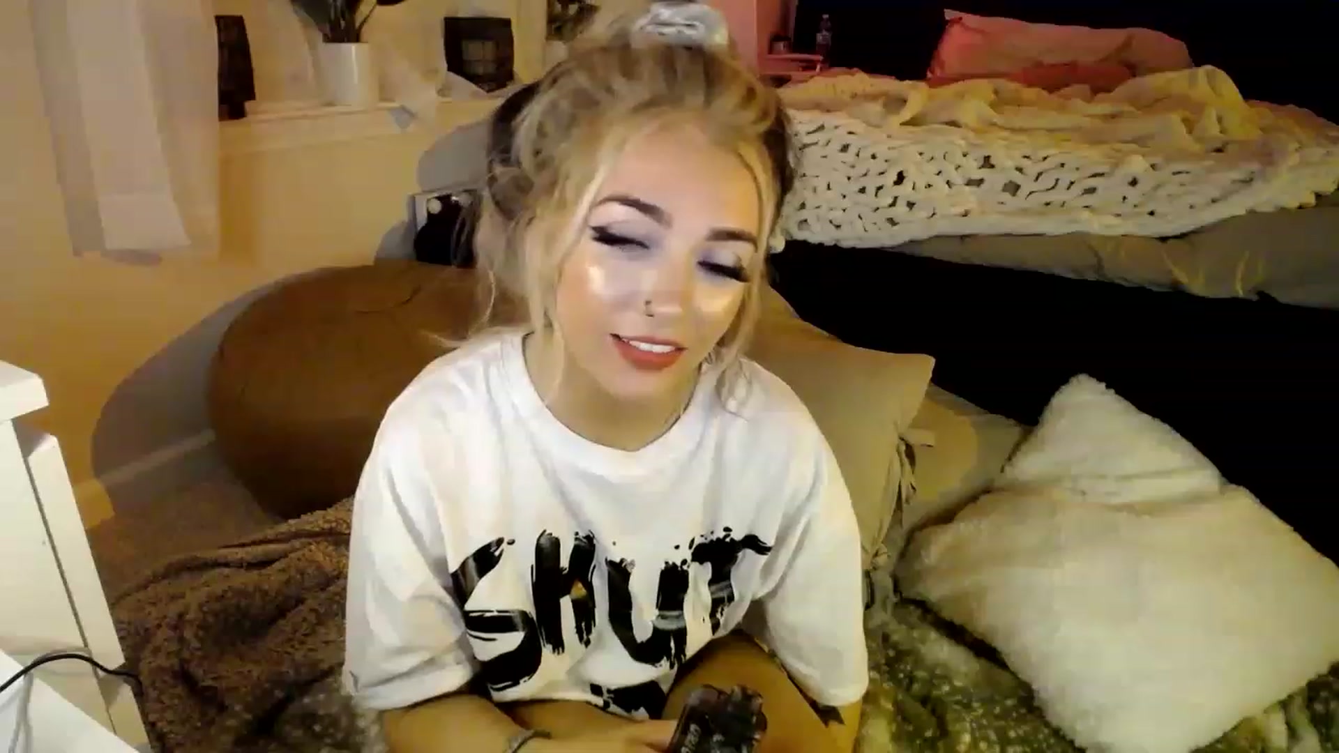 Gallery image thumbnail from Devereuxquinn's myfreecams stream on, 03/11/2023, 09:11 image 6 of 20