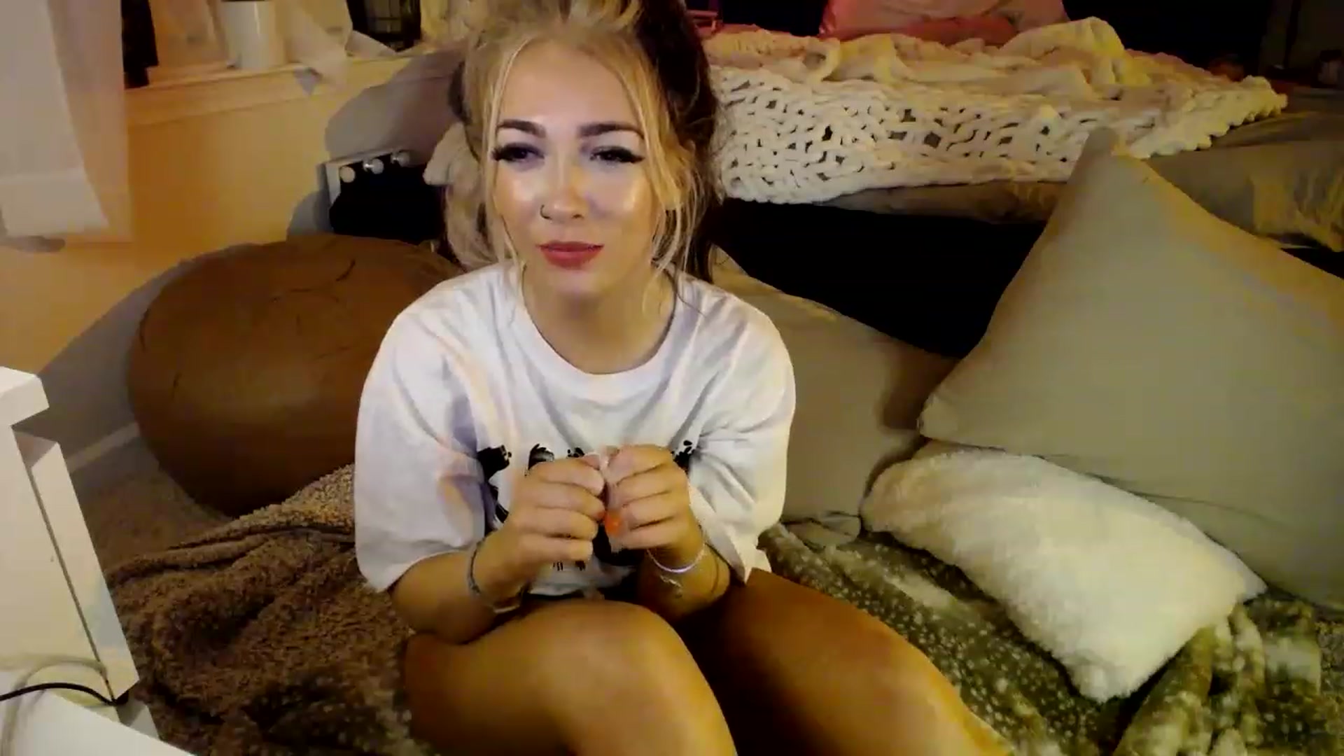 Gallery image thumbnail from Devereuxquinn's myfreecams stream on, 03/11/2023, 09:11 image 10 of 20