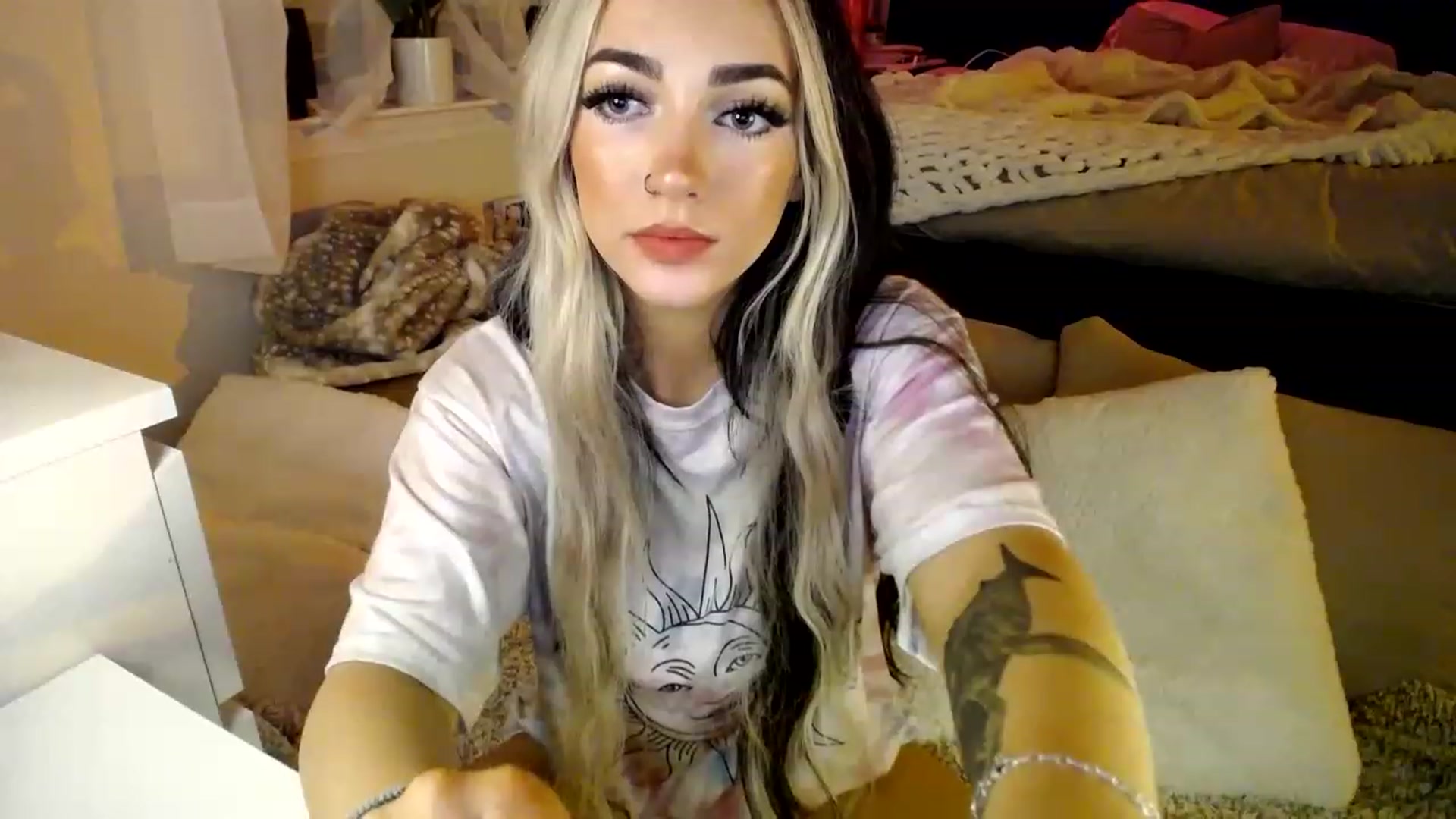 Gallery image thumbnail from Devereuxquinn's myfreecams stream on, 03/12/2023, 04:17 image 9 of 20