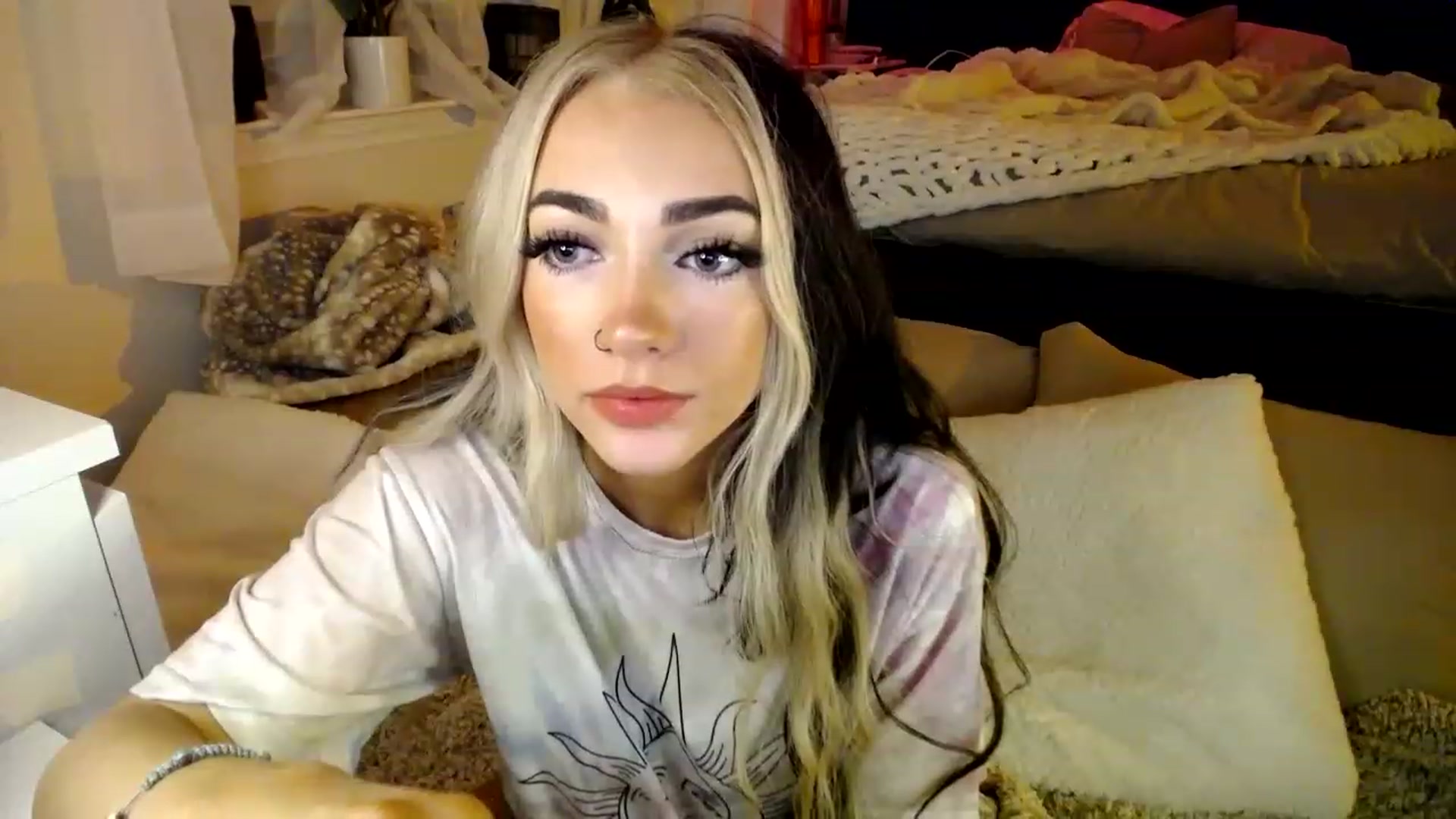 Gallery image thumbnail from Devereuxquinn's myfreecams stream on, 03/12/2023, 04:17 image 18 of 20