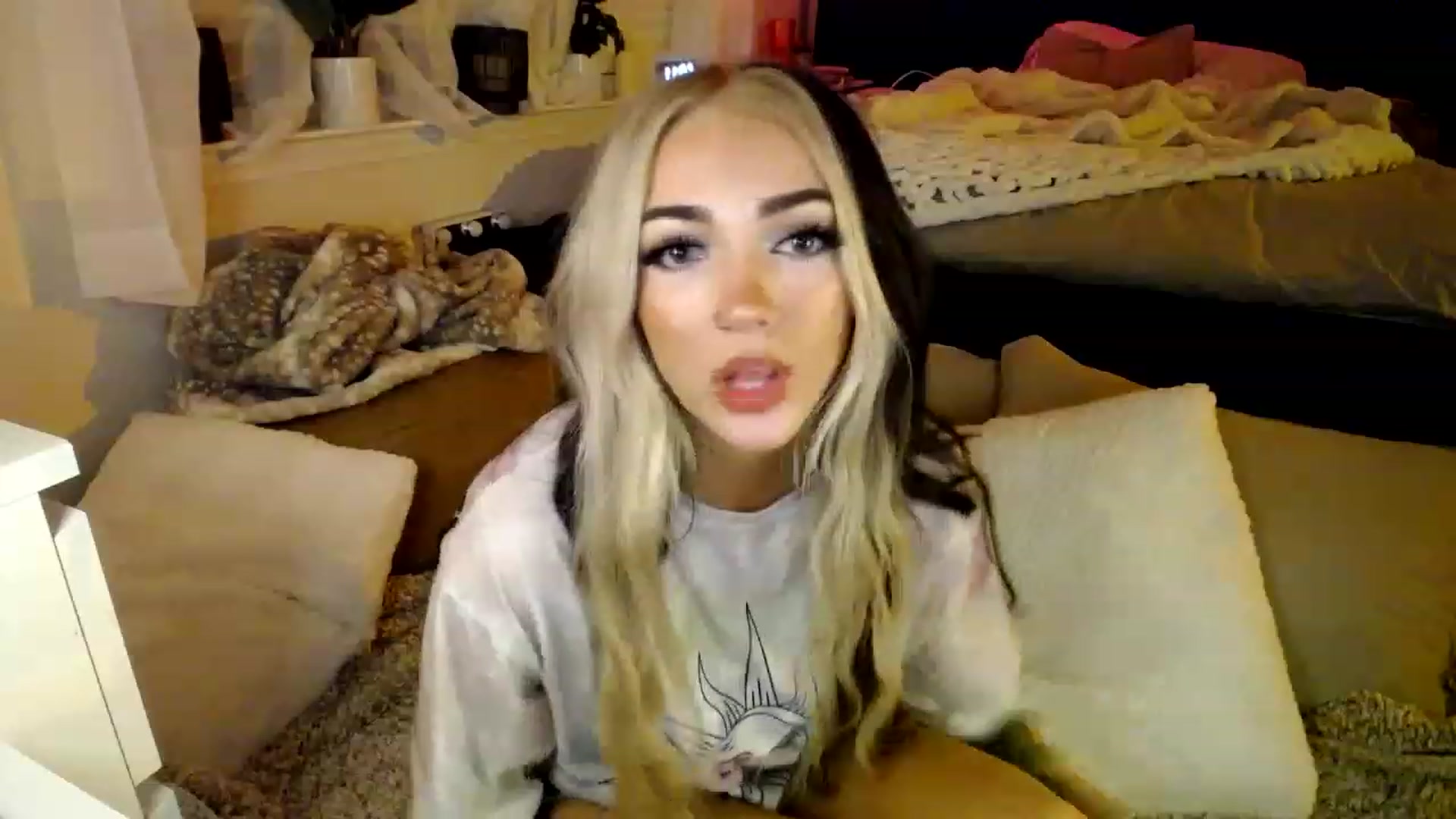 Gallery image thumbnail from Devereuxquinn's myfreecams stream on, 03/12/2023, 04:17 image 4 of 20