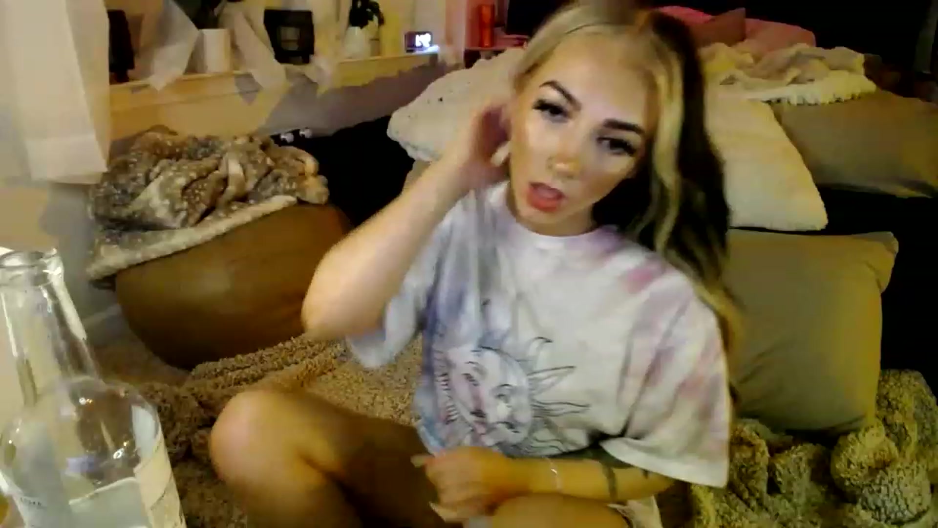 Gallery image thumbnail from Devereuxquinn's myfreecams stream on, 03/12/2023, 08:05 image 7 of 20