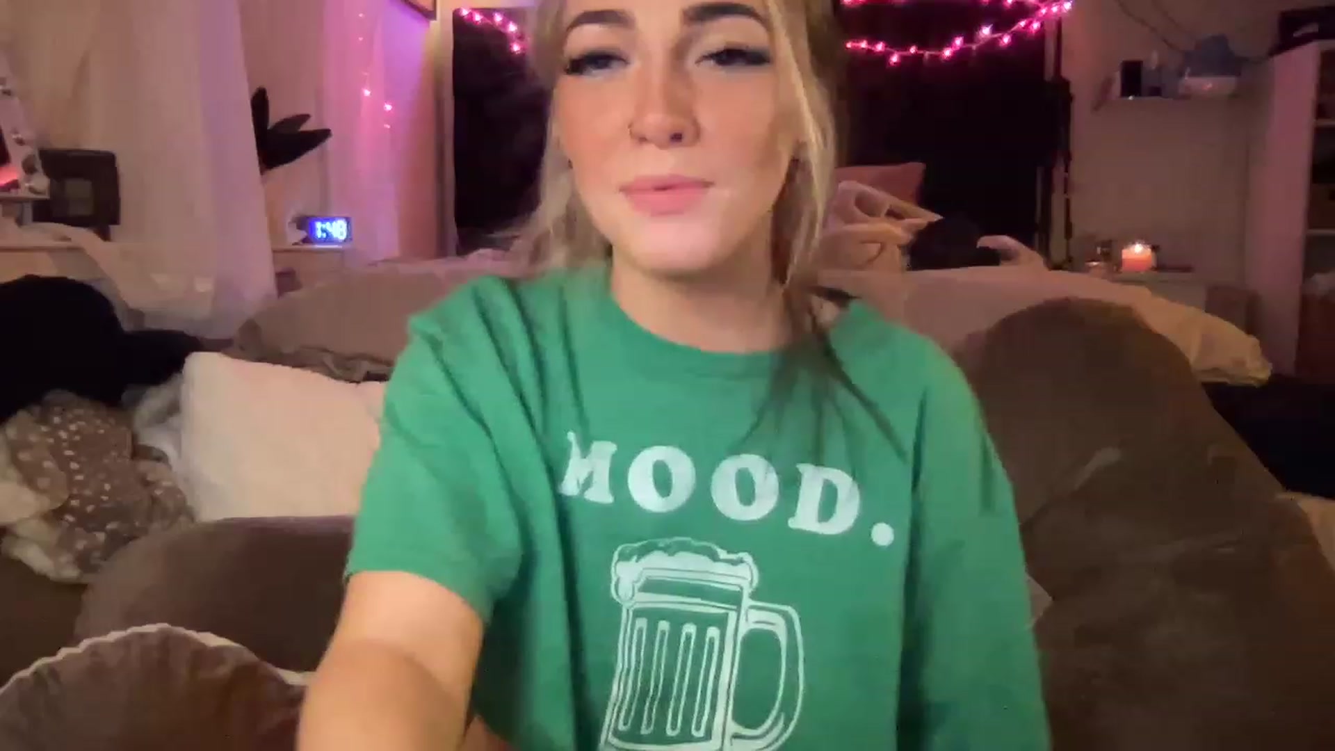 Gallery image thumbnail from Devereuxquinn's myfreecams stream on, 03/18/2023, 06:02 image 11 of 20