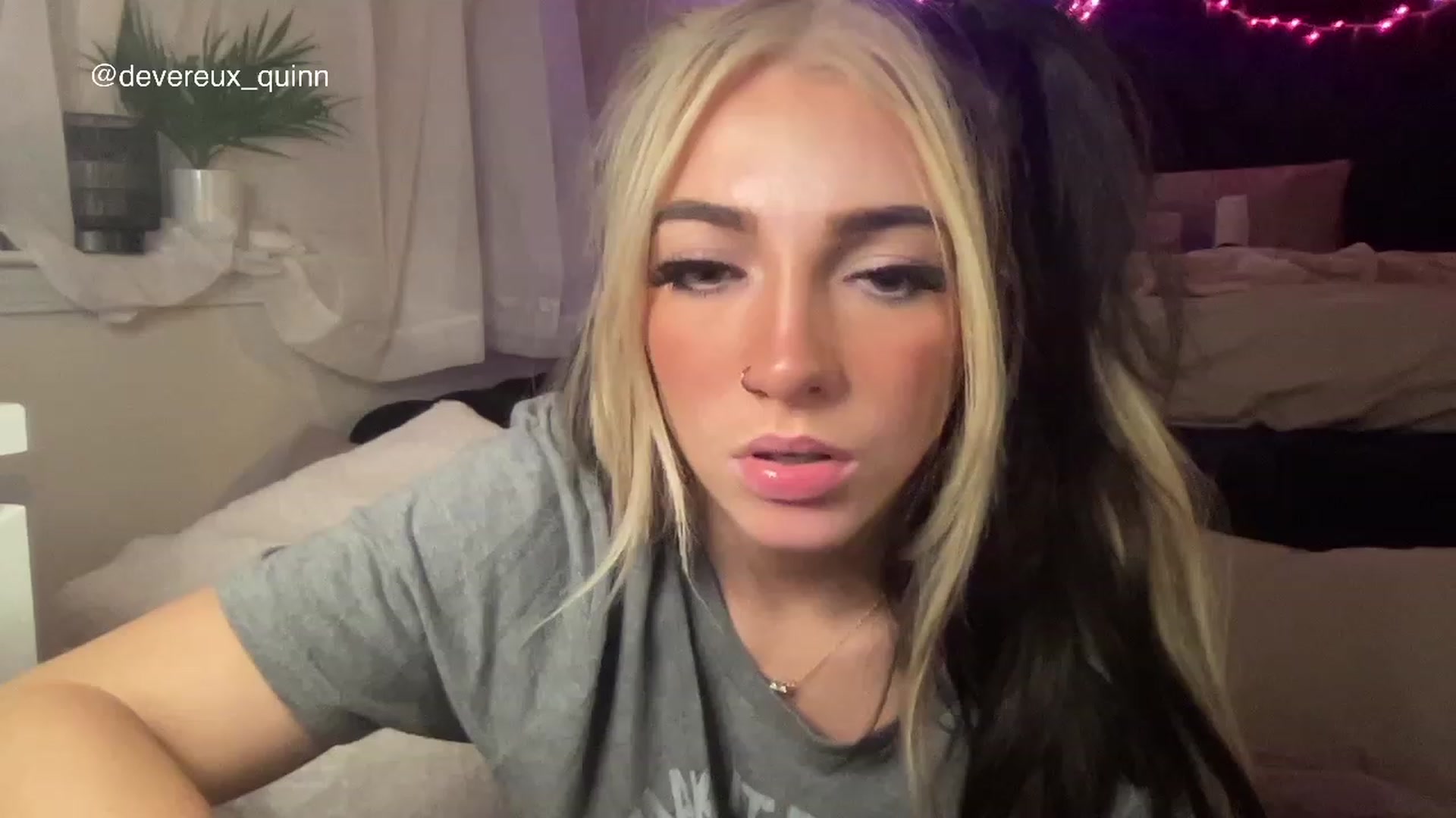 Gallery image thumbnail from Devereuxquinn's myfreecams stream on, 03/19/2023, 05:55 image 9 of 20