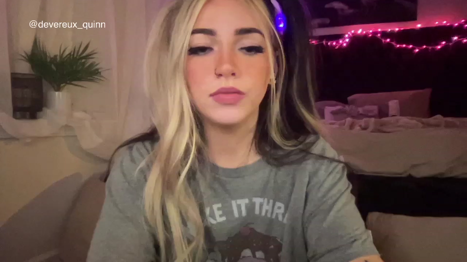 Gallery image thumbnail from Devereuxquinn's myfreecams stream on, 03/19/2023, 07:30 image 8 of 20