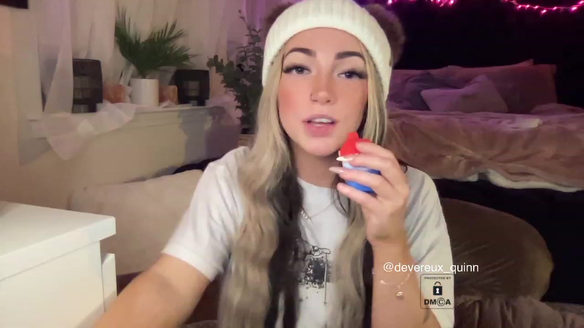 Gallery image thumbnail from Devereuxquinn's myfreecams stream on, 03/21/2023, 05:12 image 11 of 20