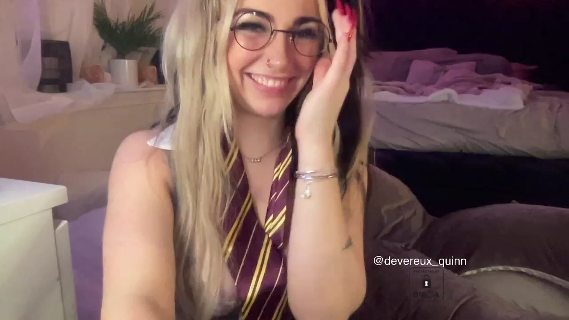 Gallery image thumbnail from Devereuxquinn's myfreecams stream on, 03/23/2023, 06:02 image 11 of 20