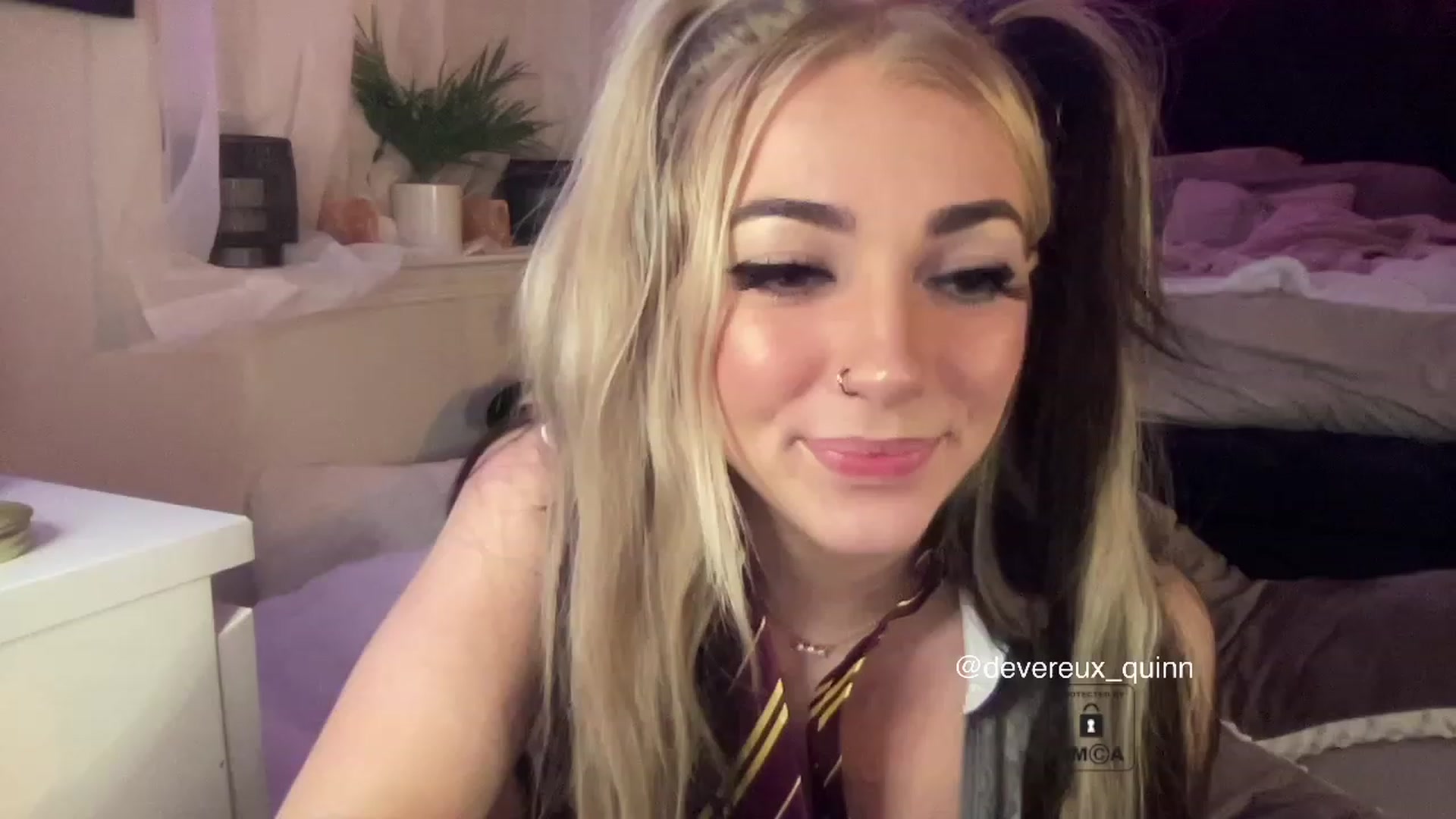 Gallery image thumbnail from Devereuxquinn's myfreecams stream on, 03/23/2023, 06:02 image 1 of 20