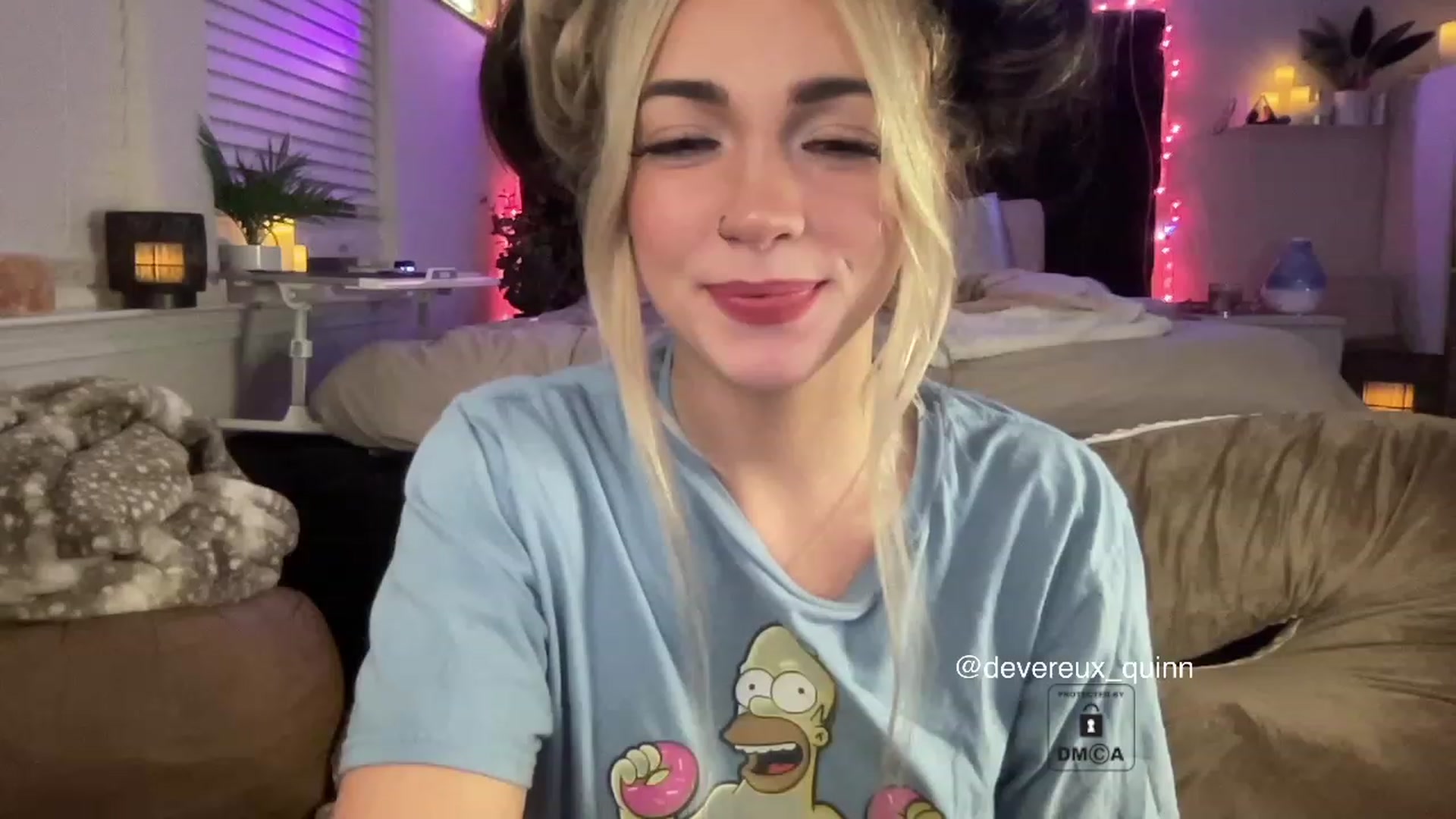 Gallery image thumbnail from Devereuxquinn's myfreecams stream on, 03/28/2023, 06:17 image 13 of 20