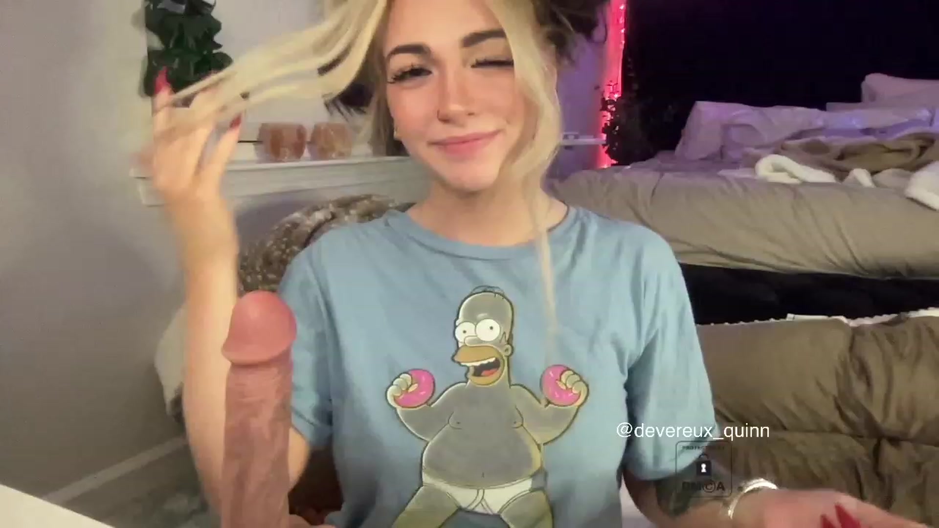 Gallery image thumbnail from Devereuxquinn's myfreecams stream on, 03/28/2023, 06:17 image 3 of 20