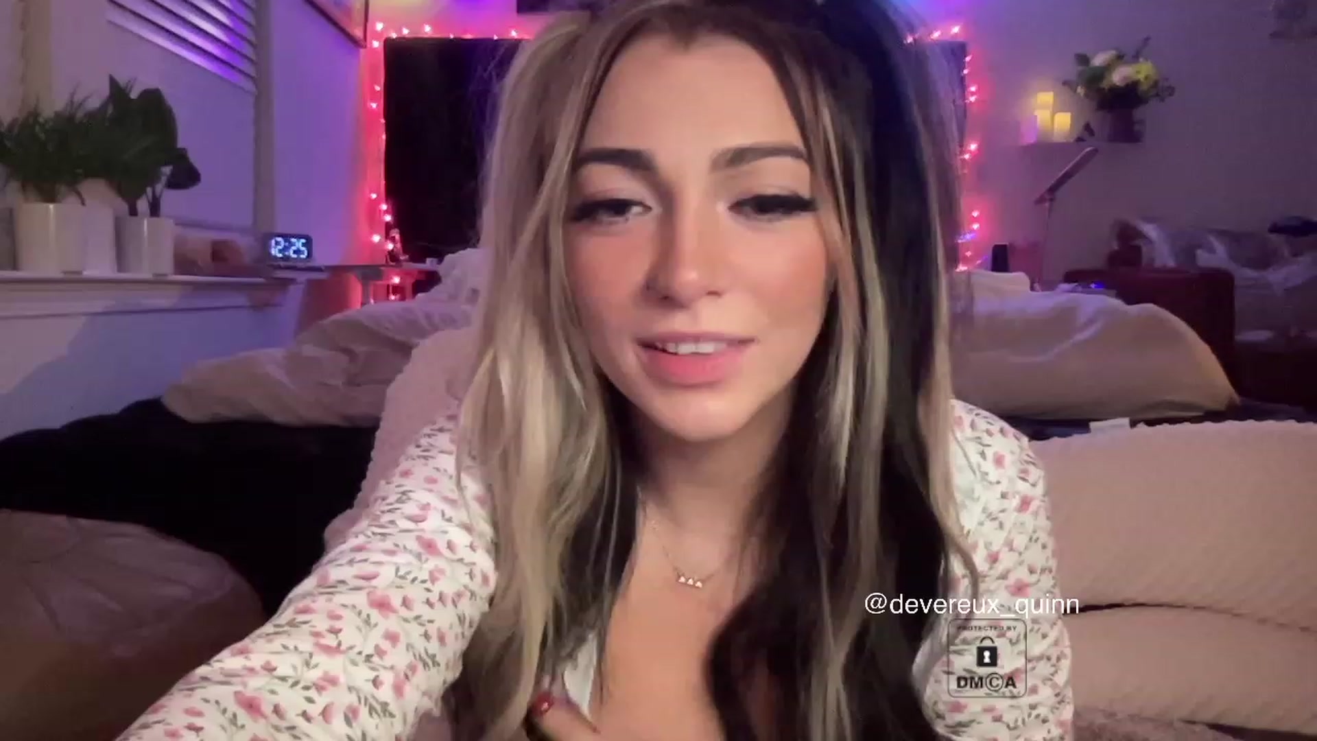 Gallery image thumbnail from Devereuxquinn's myfreecams stream on, 04/06/2023, 07:09 image 3 of 20