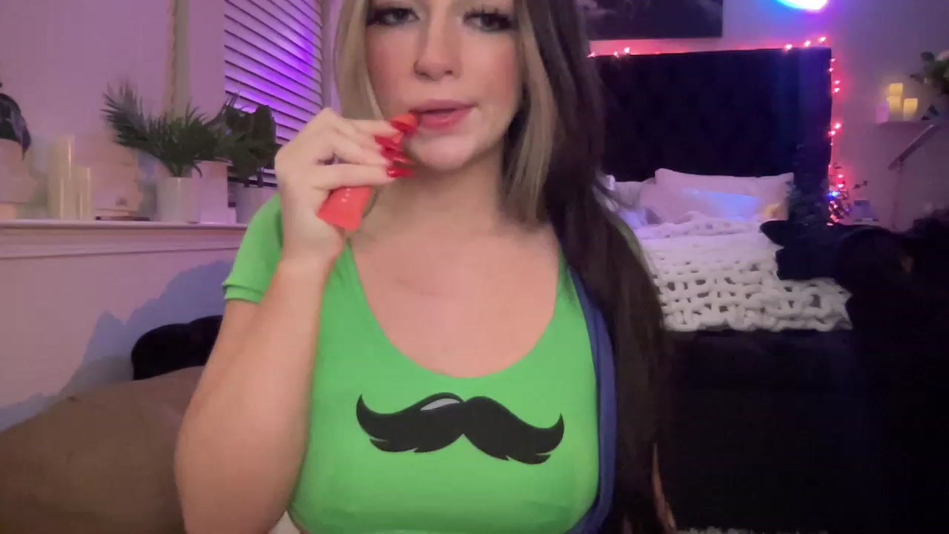 Gallery image thumbnail from Devereuxquinn's myfreecams stream on, 04/07/2023, 05:30 image 10 of 20