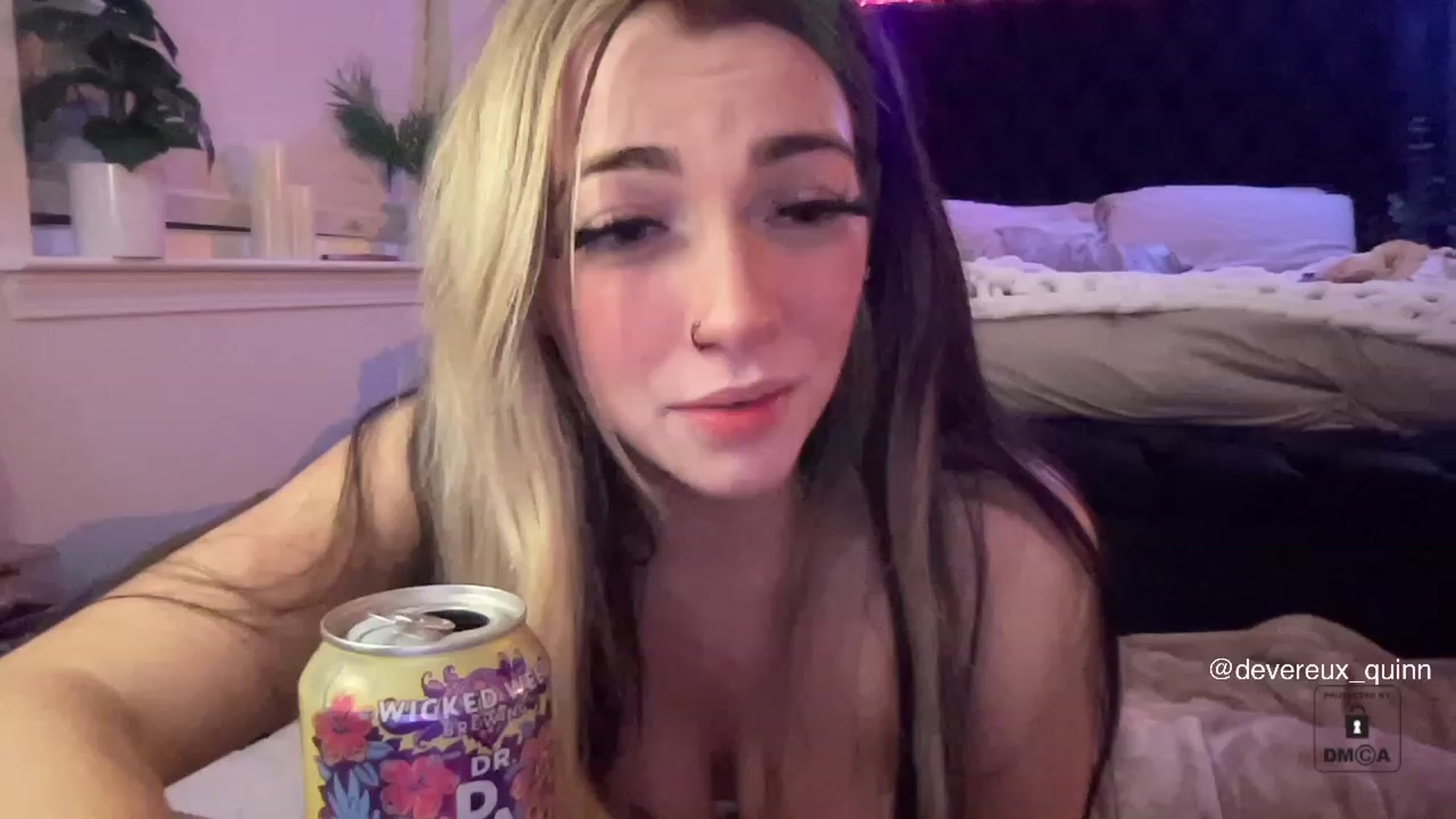 Gallery image thumbnail from Devereuxquinn's myfreecams stream on, 04/08/2023, 06:22 image 15 of 20