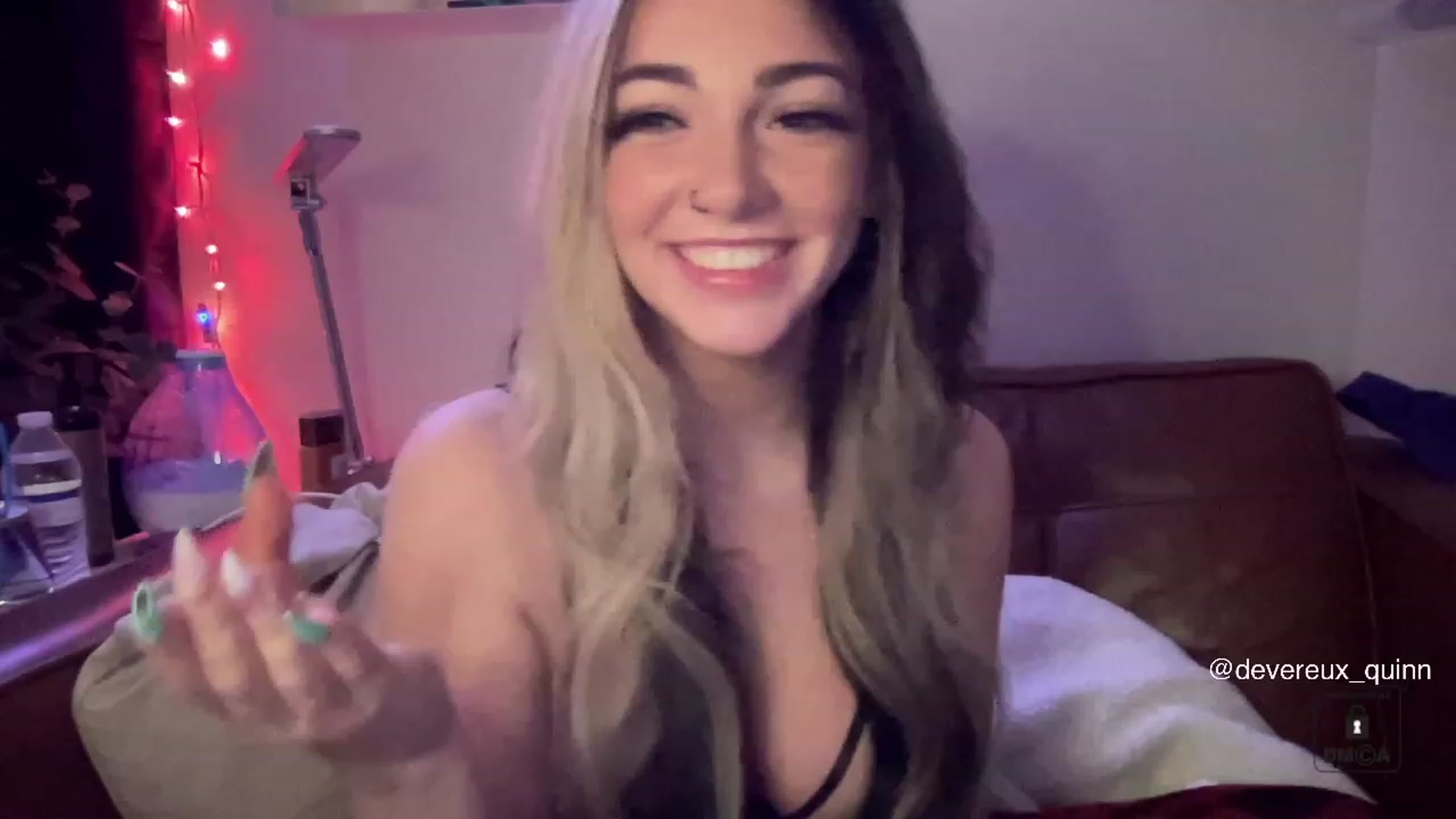 Gallery image thumbnail from Devereuxquinn's myfreecams stream on, 04/13/2023, 04:45 image 9 of 20