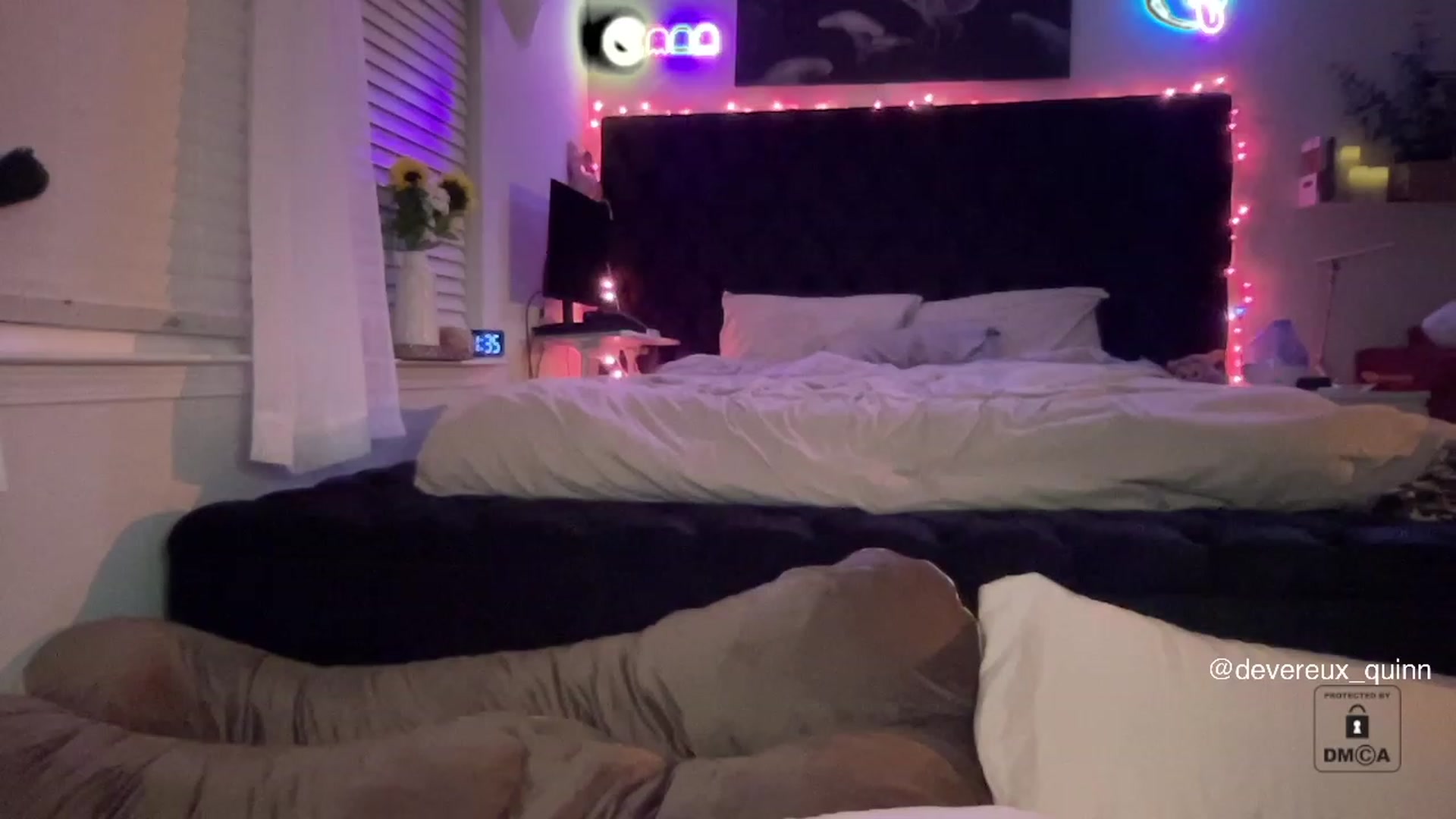 Gallery image thumbnail from Devereuxquinn's myfreecams stream on, 04/18/2023, 06:40 image 7 of 20