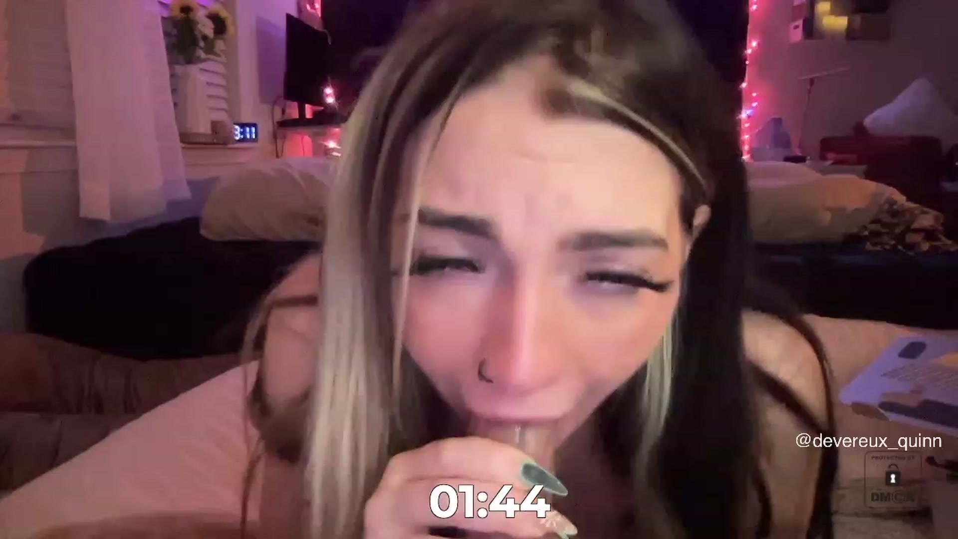 Gallery image thumbnail from Devereuxquinn's myfreecams stream on, 04/18/2023, 07:22 image 12 of 20