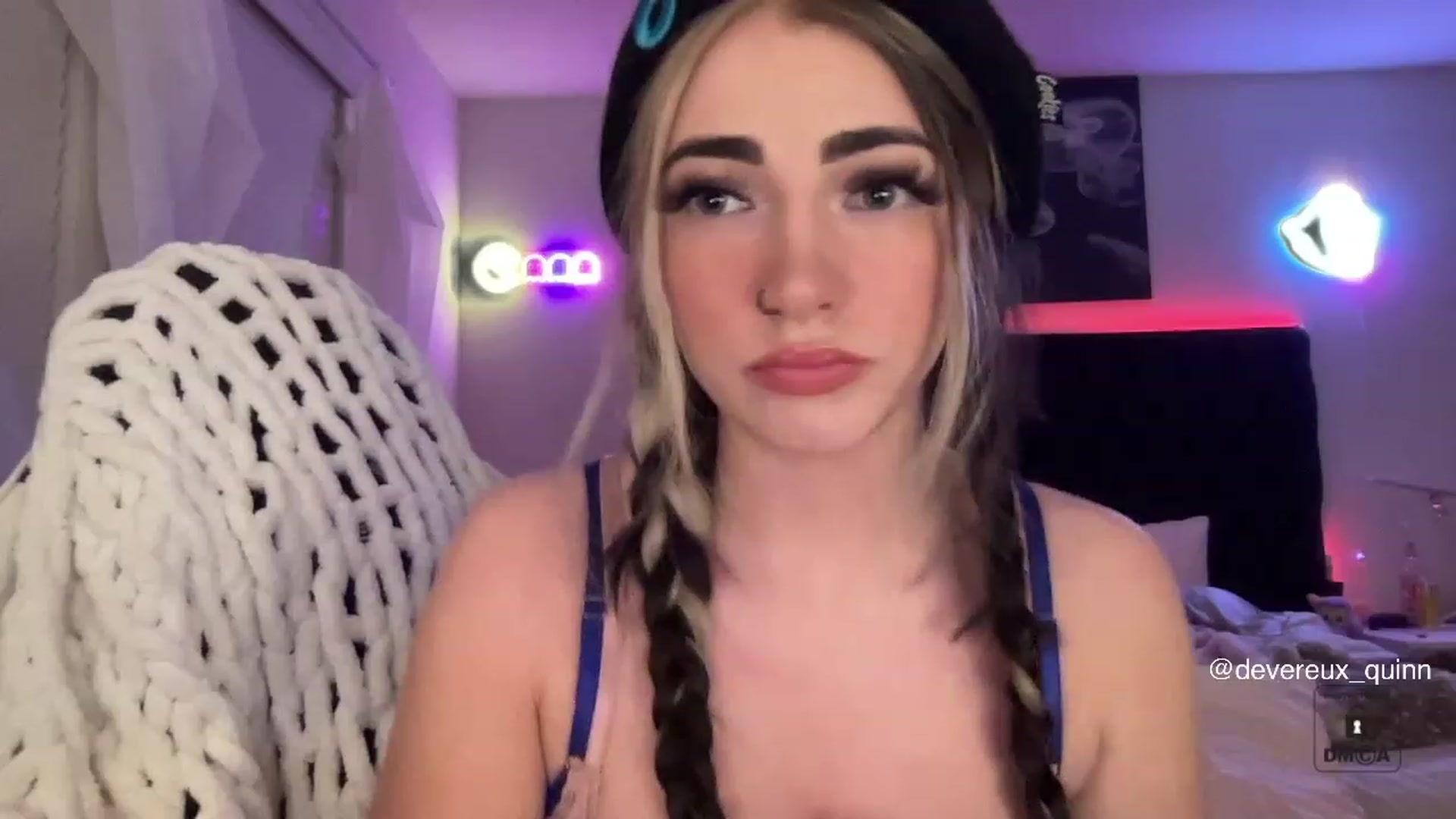 Gallery image thumbnail from Devereuxquinn's myfreecams stream on, 05/03/2023, 04:14 image 5 of 20
