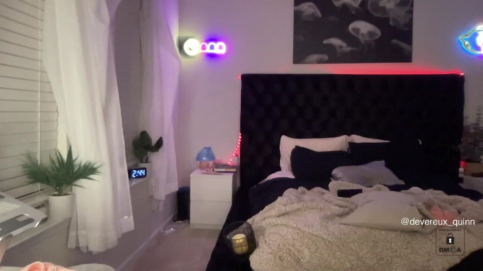 Gallery image thumbnail from Devereuxquinn's myfreecams stream on, 05/07/2023, 08:11 image 10 of 20