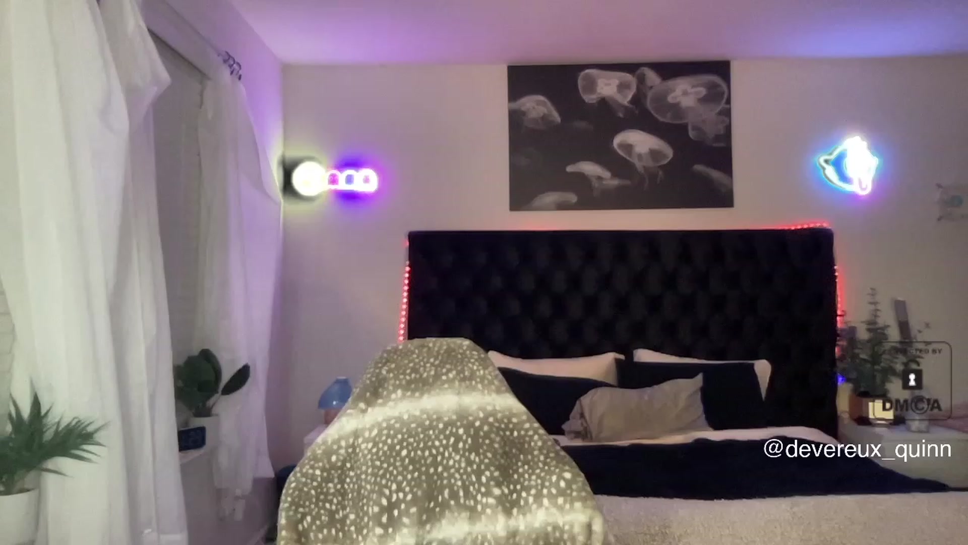 Gallery image thumbnail from Devereuxquinn's myfreecams stream on, 05/09/2023, 04:44 image 1 of 20