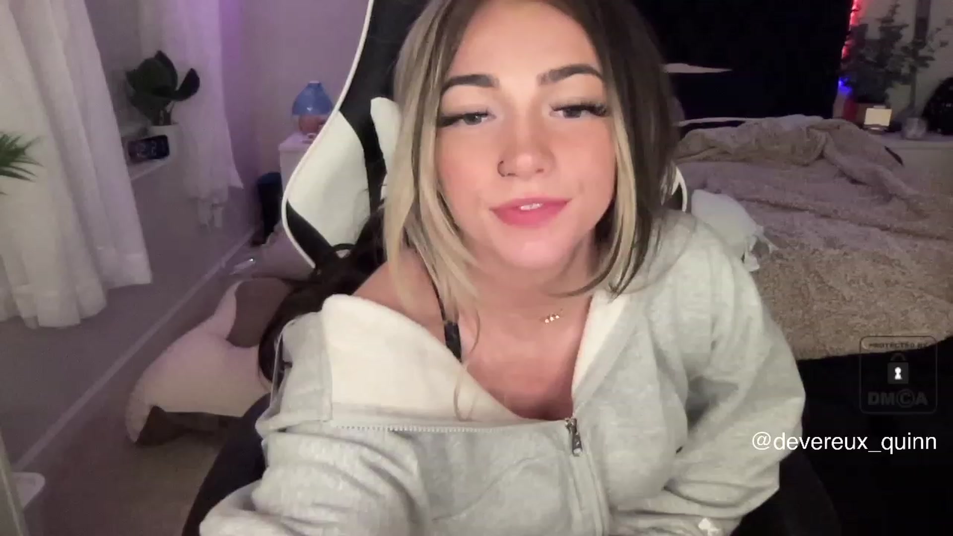 Gallery image thumbnail from Devereuxquinn's myfreecams stream on, 05/10/2023, 05:23 image 10 of 20