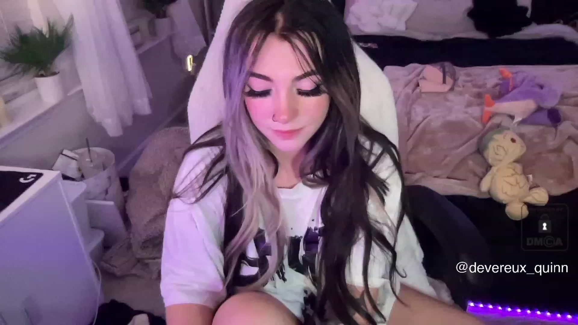 Gallery image thumbnail from Devereuxquinn's myfreecams stream on, 05/20/2023, 07:23 image 14 of 20