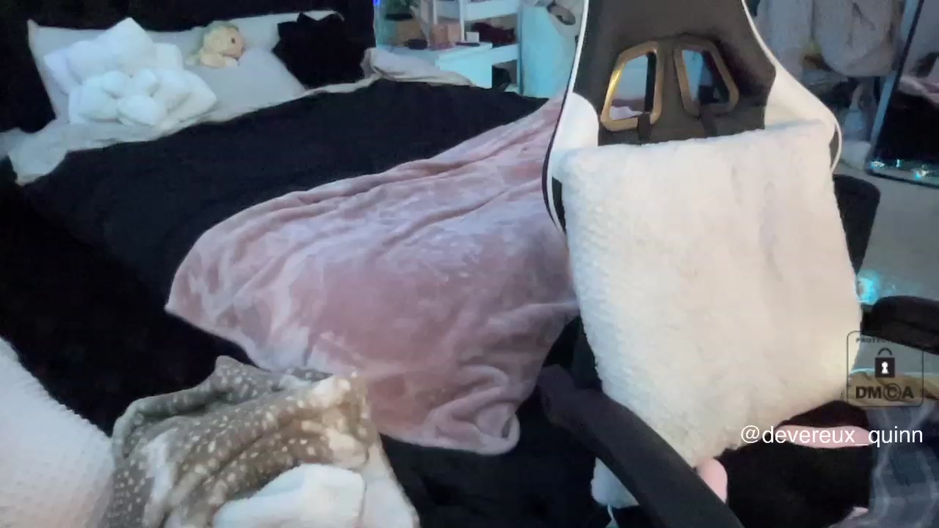 Gallery image thumbnail from Devereuxquinn's myfreecams stream on, 05/23/2023, 06:57 image 11 of 20