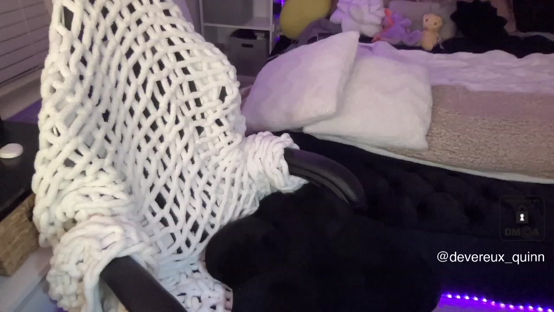 Gallery image thumbnail from Devereuxquinn's myfreecams stream on, 05/31/2023, 06:55 image 6 of 20
